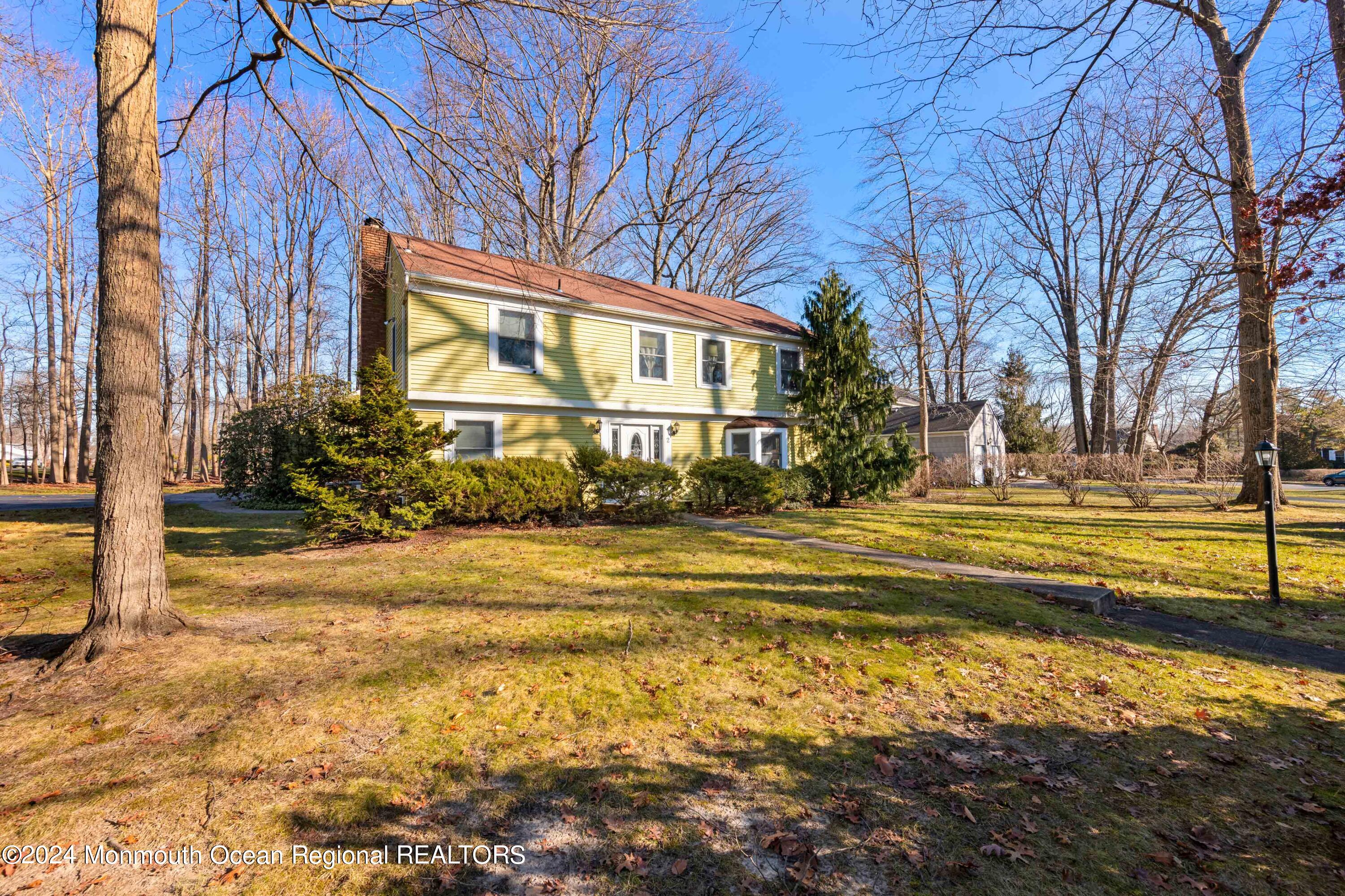 2 Woodland Circle