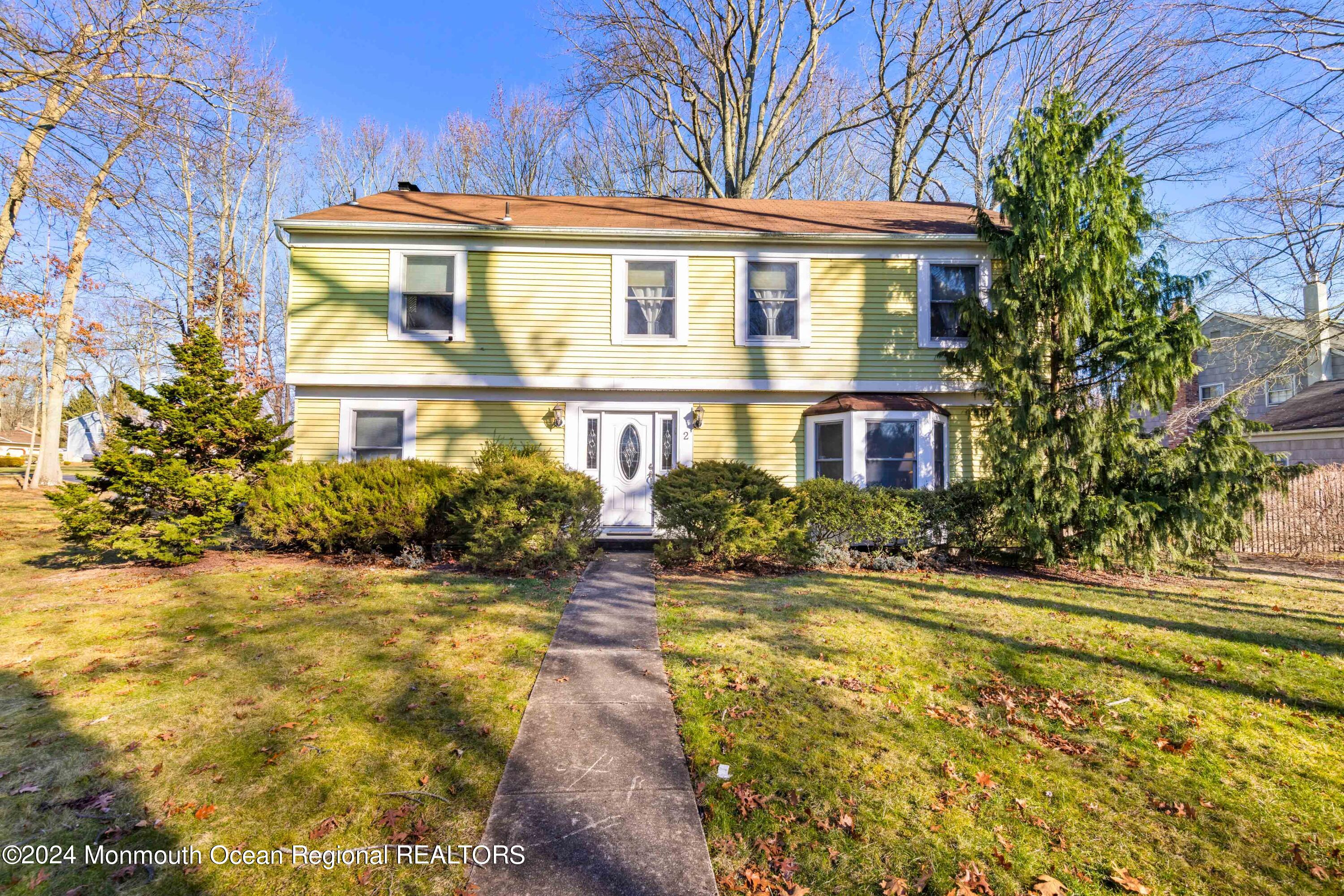 2 Woodland Circle