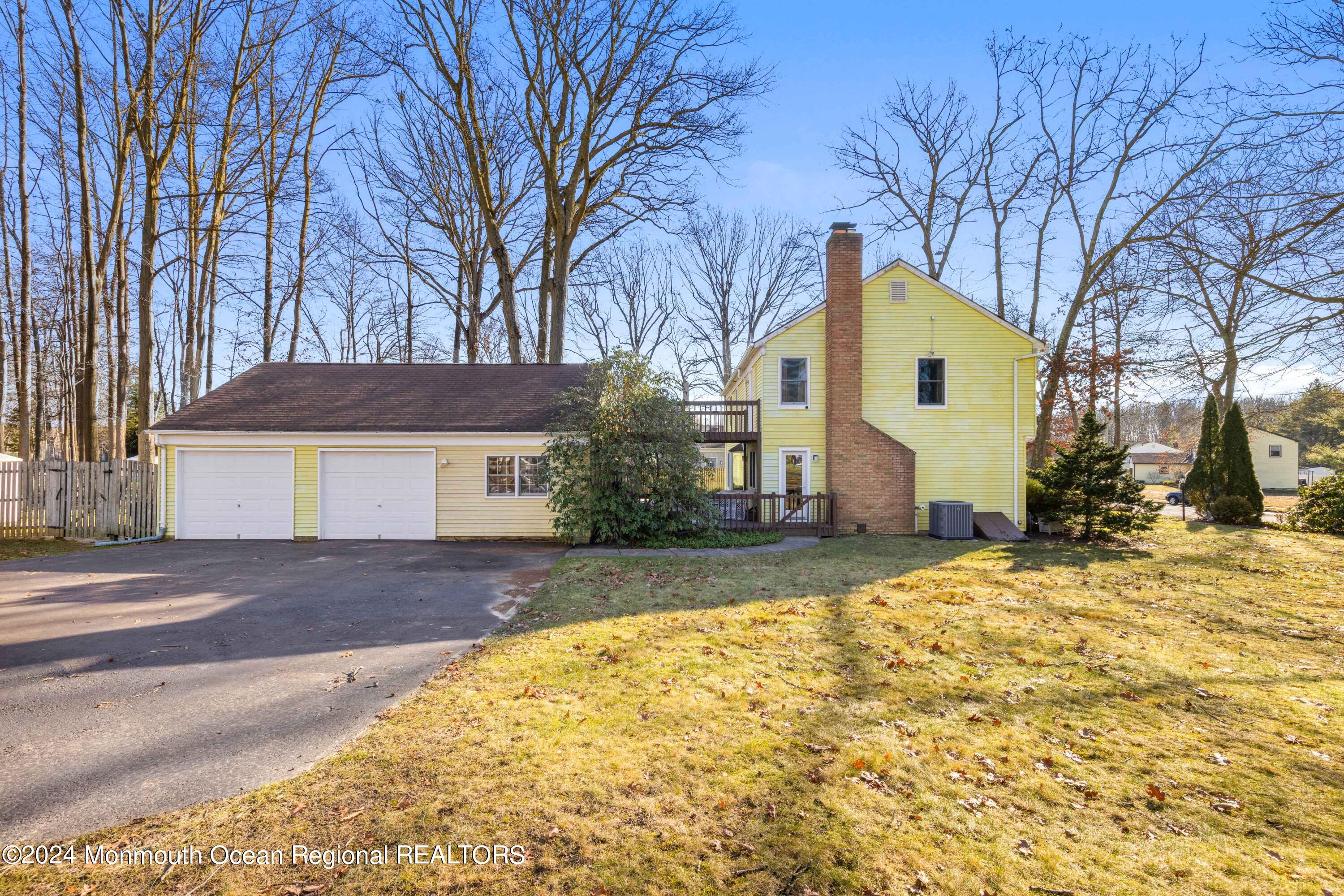 2 Woodland Circle