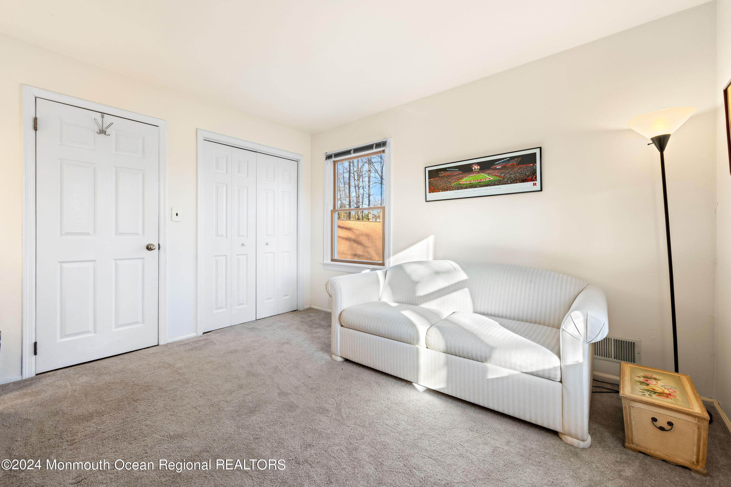 2 Woodland Circle