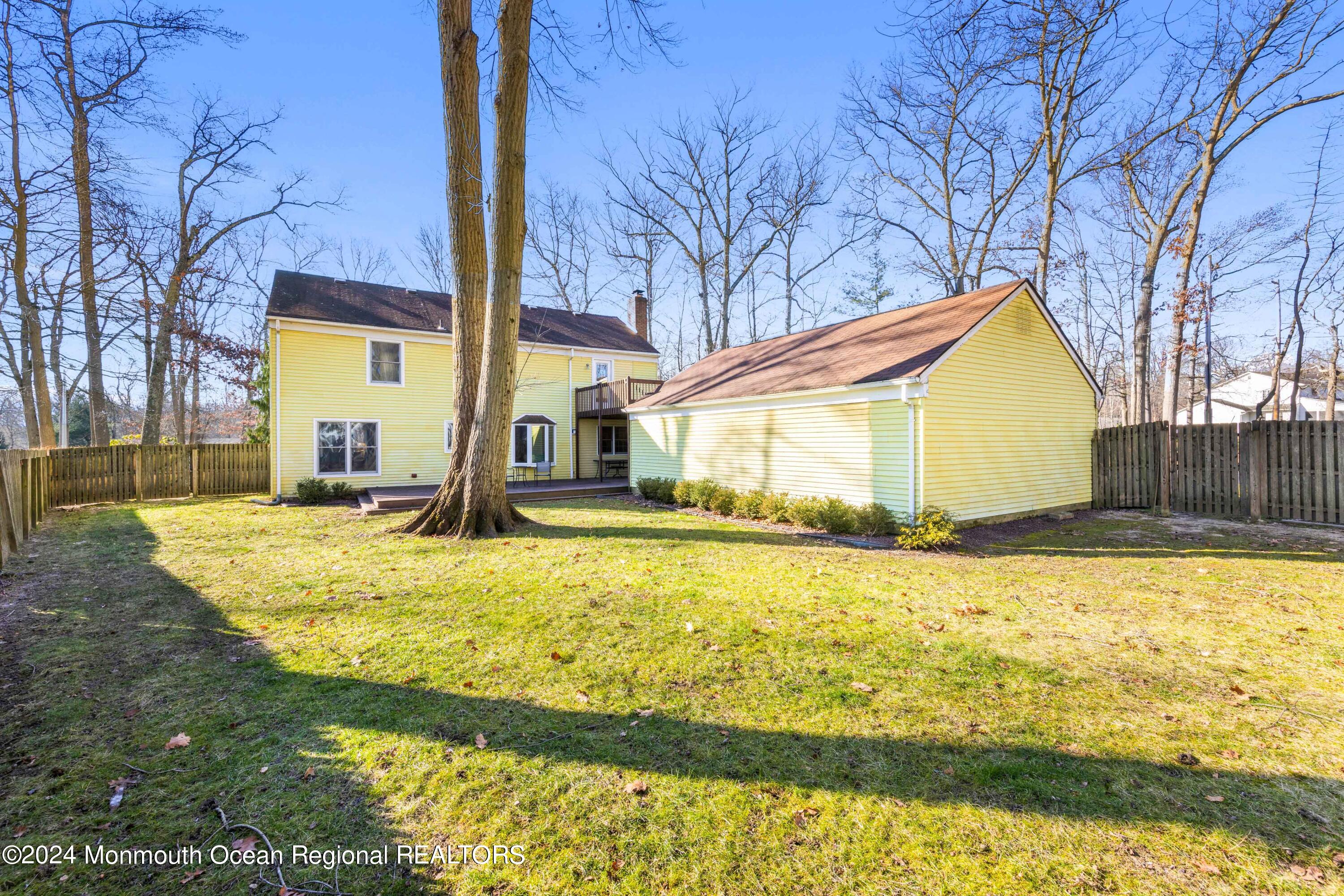 2 Woodland Circle