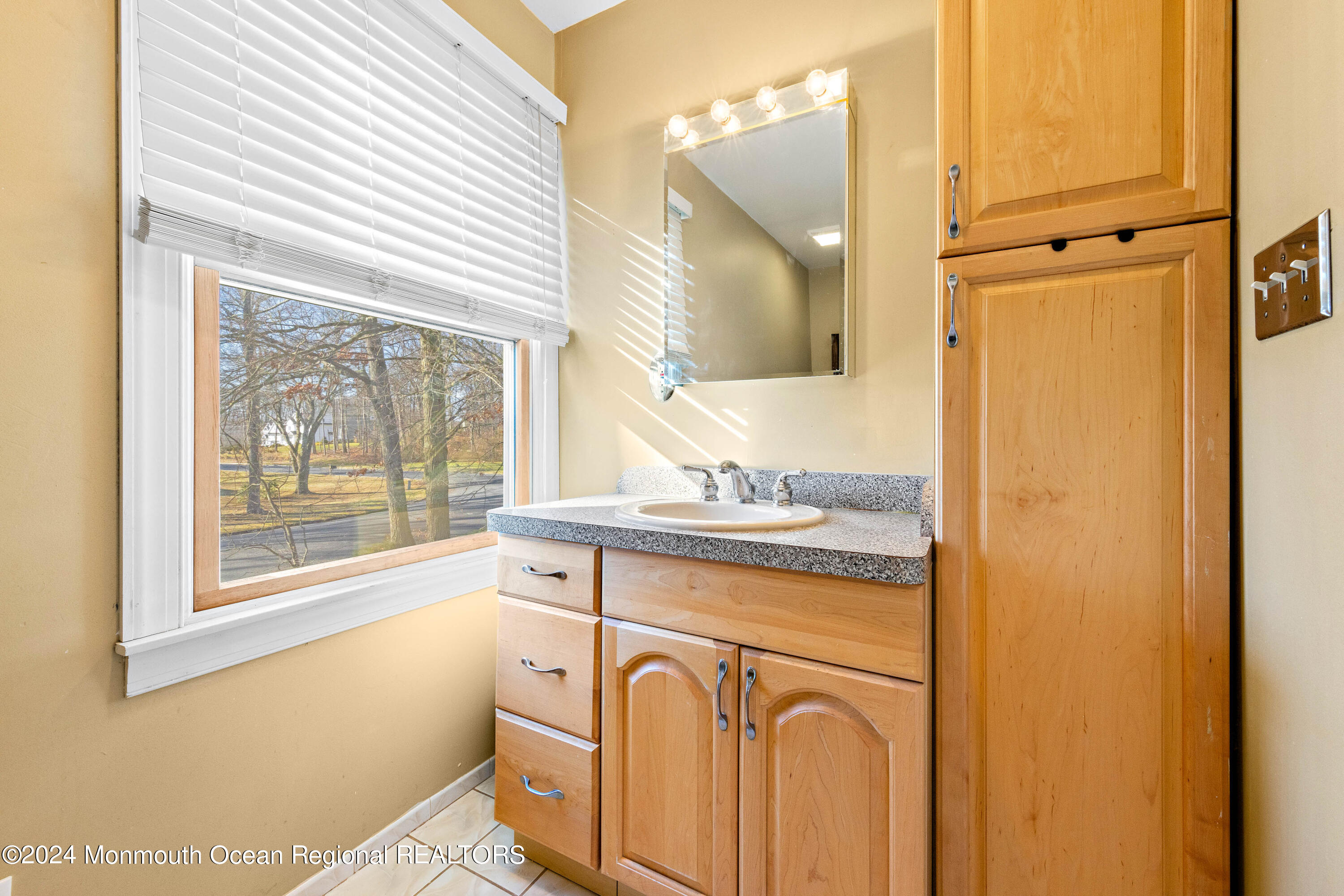 2 Woodland Circle