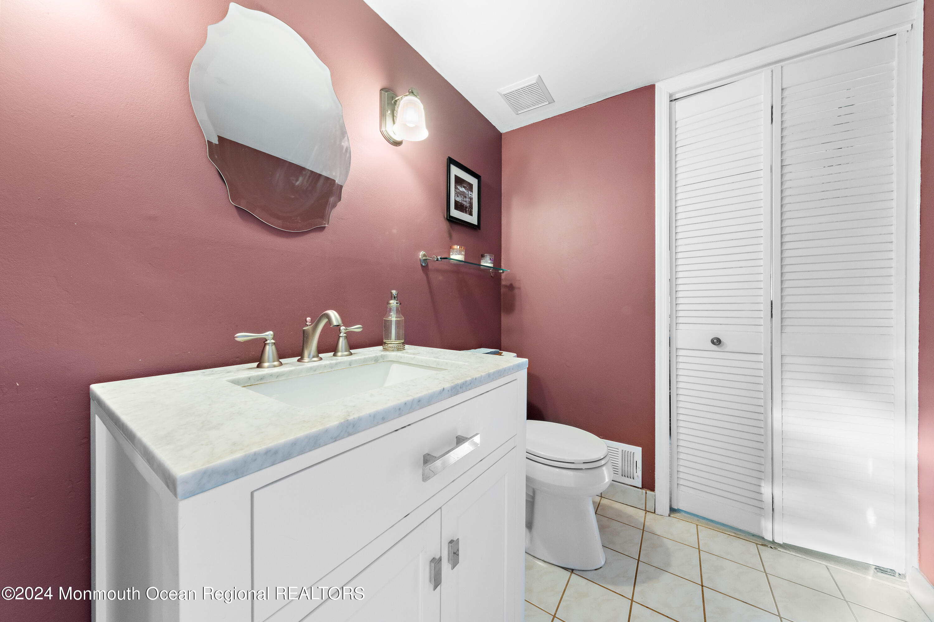 2 Woodland Circle
