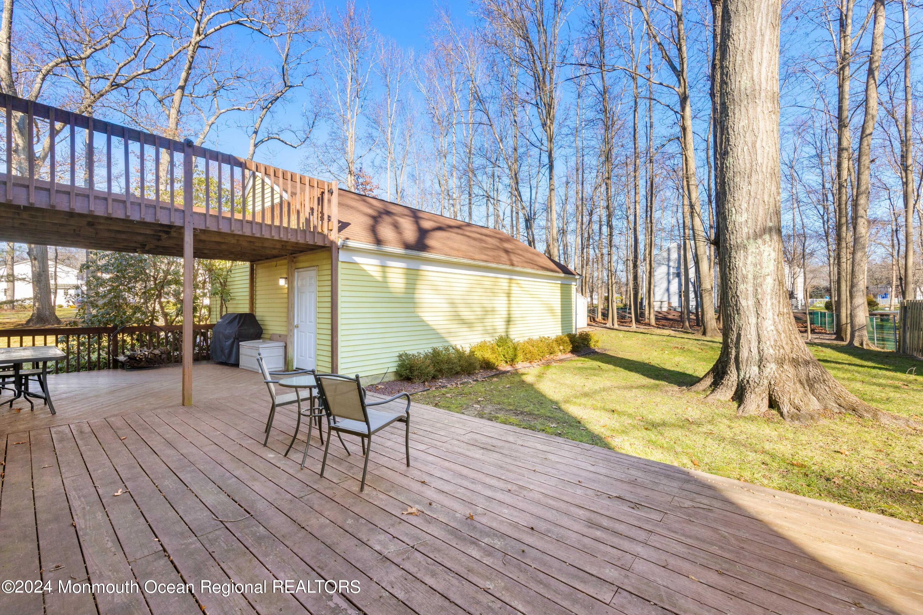 2 Woodland Circle