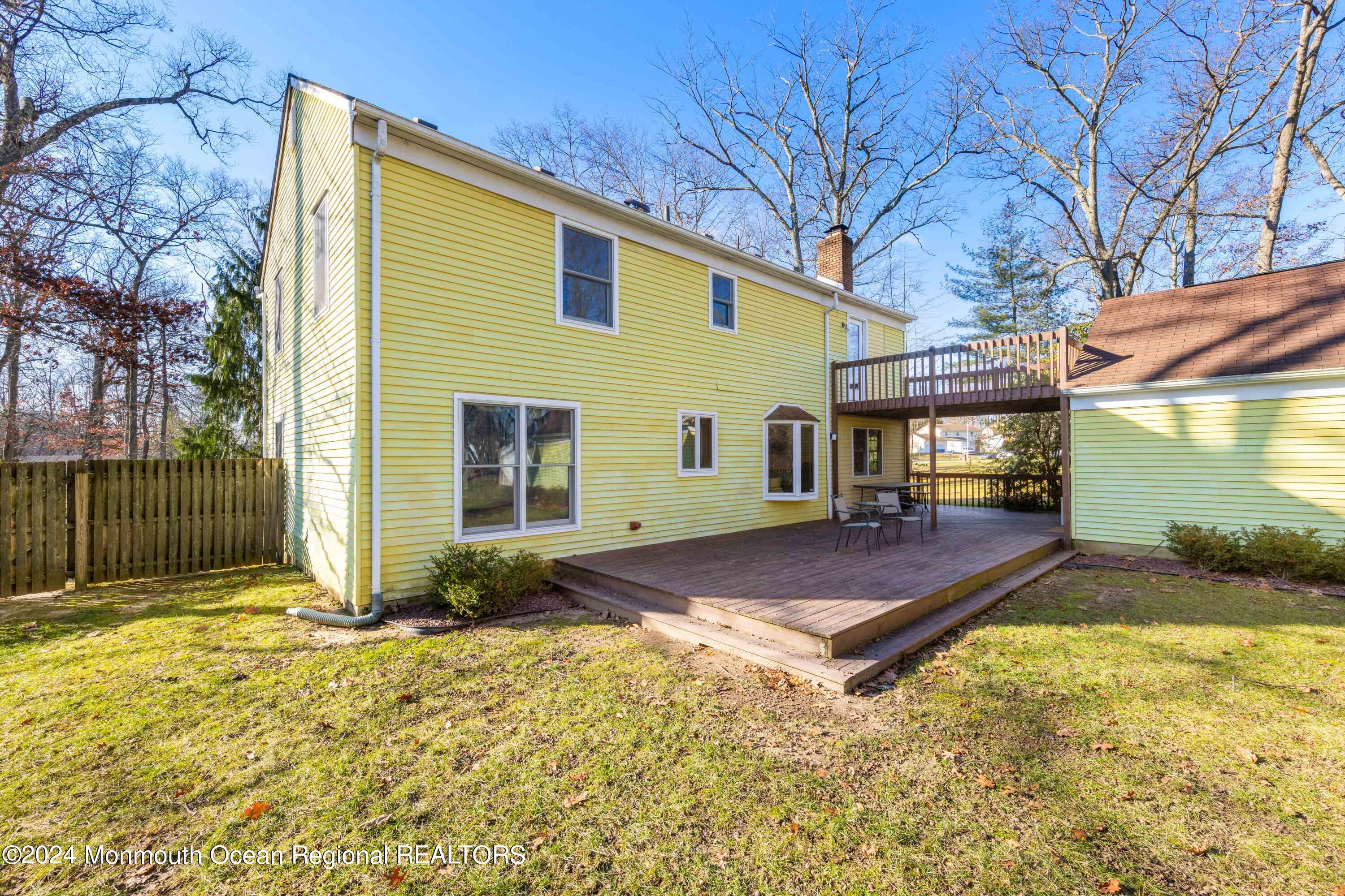 2 Woodland Circle