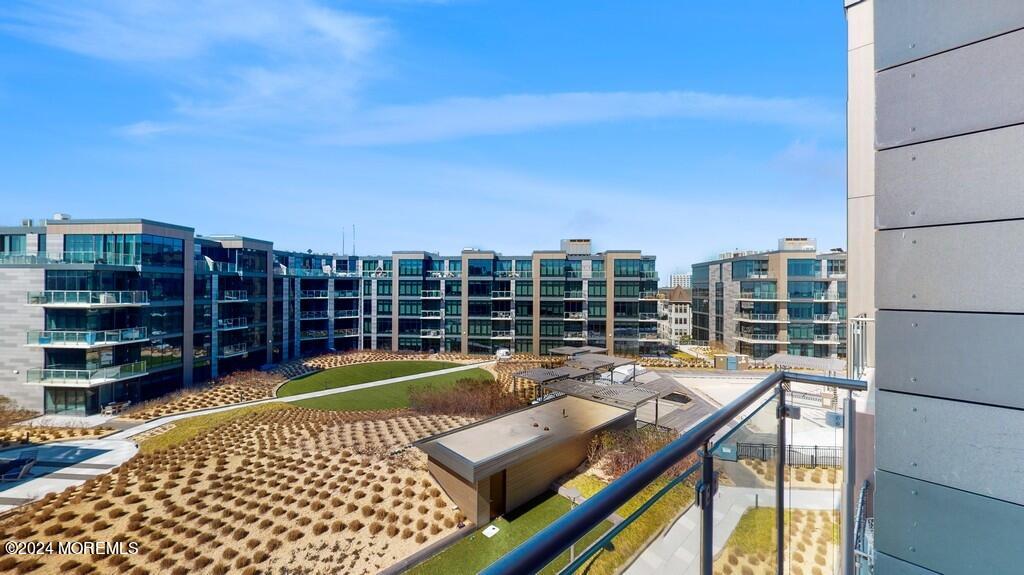 15 Morris Avenue, 509