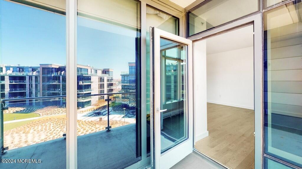 15 Morris Avenue, 509