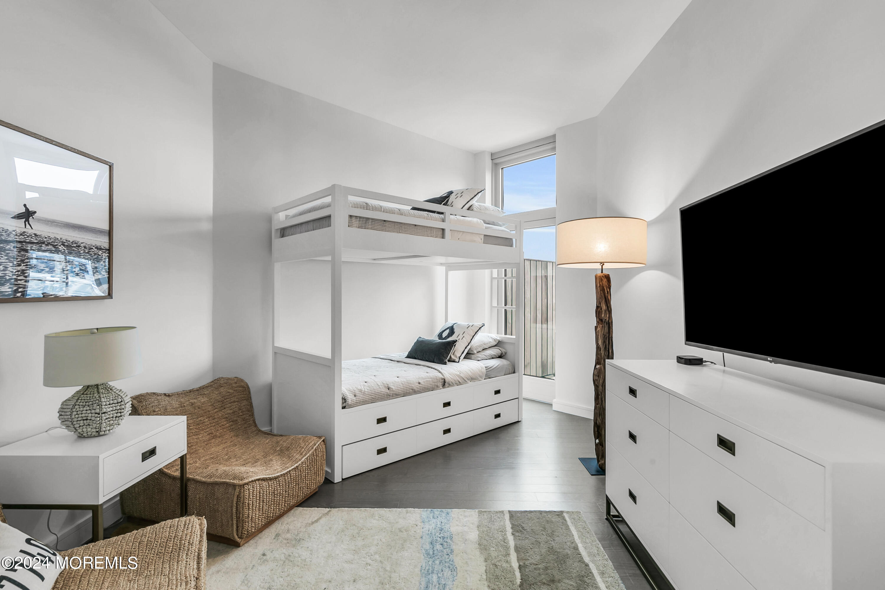 15 Morris Avenue, 604