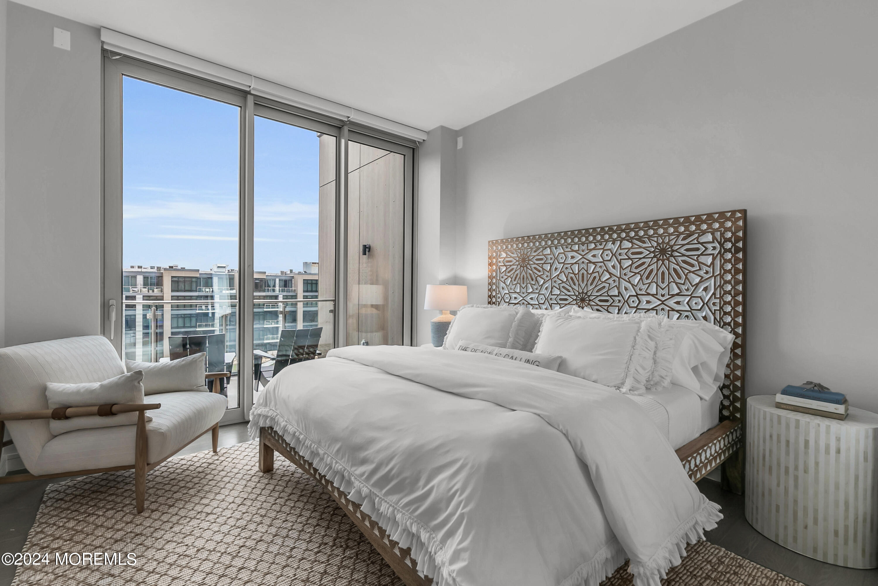 15 Morris Avenue, 604