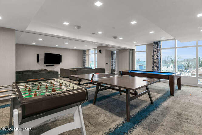 15 Morris Avenue, 604