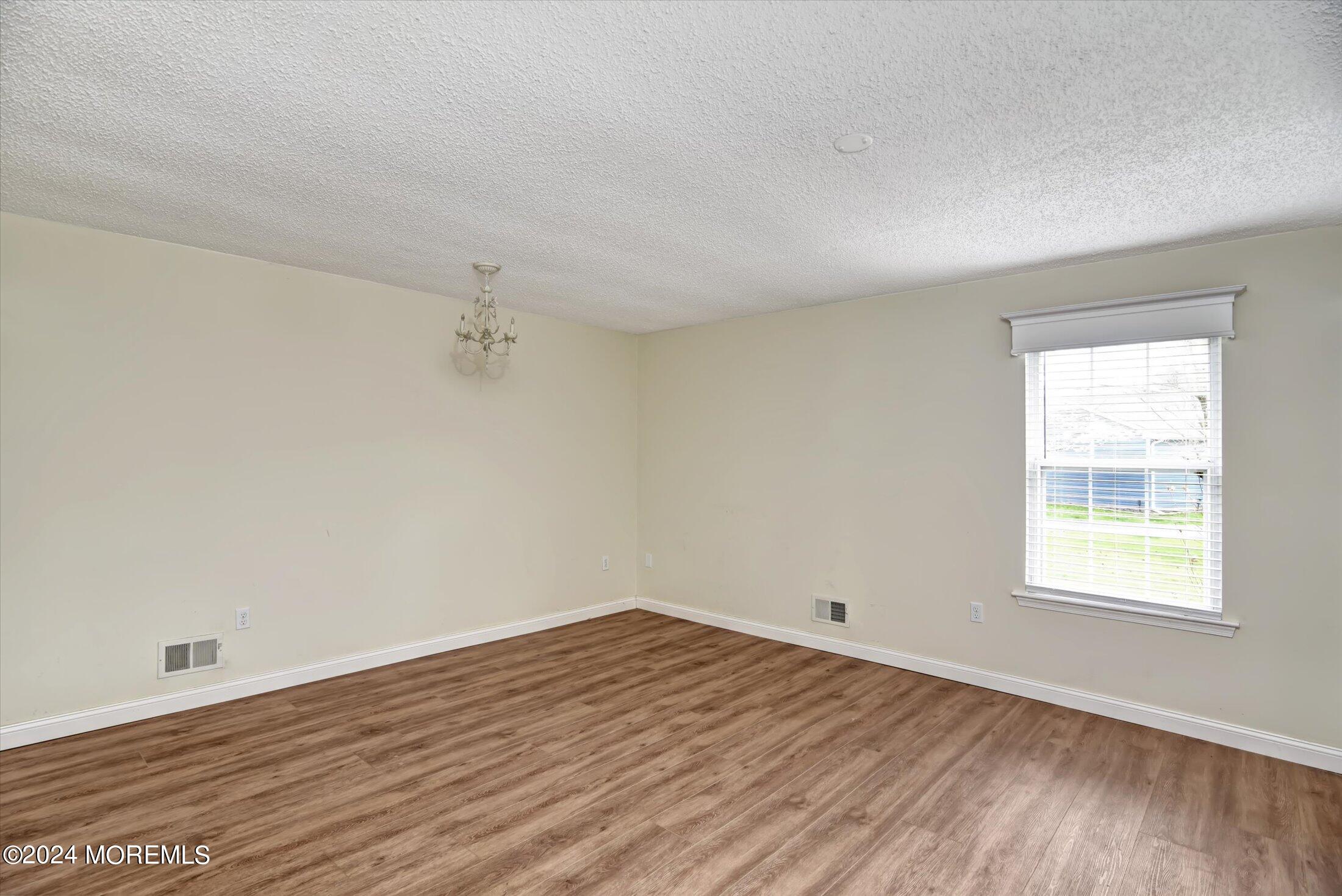 8 Edgeware Close, 1000