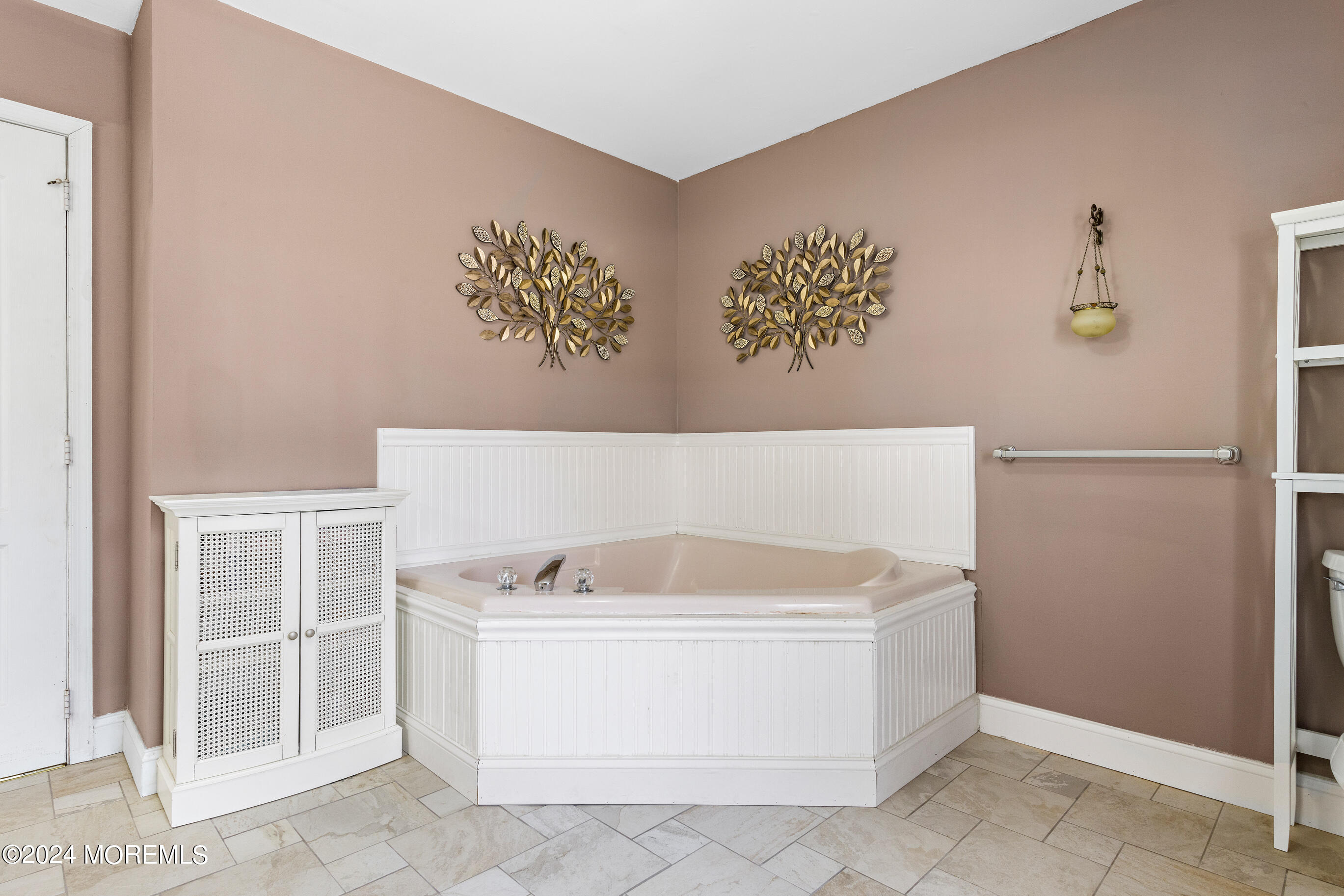 275 S Lakeshore Drive