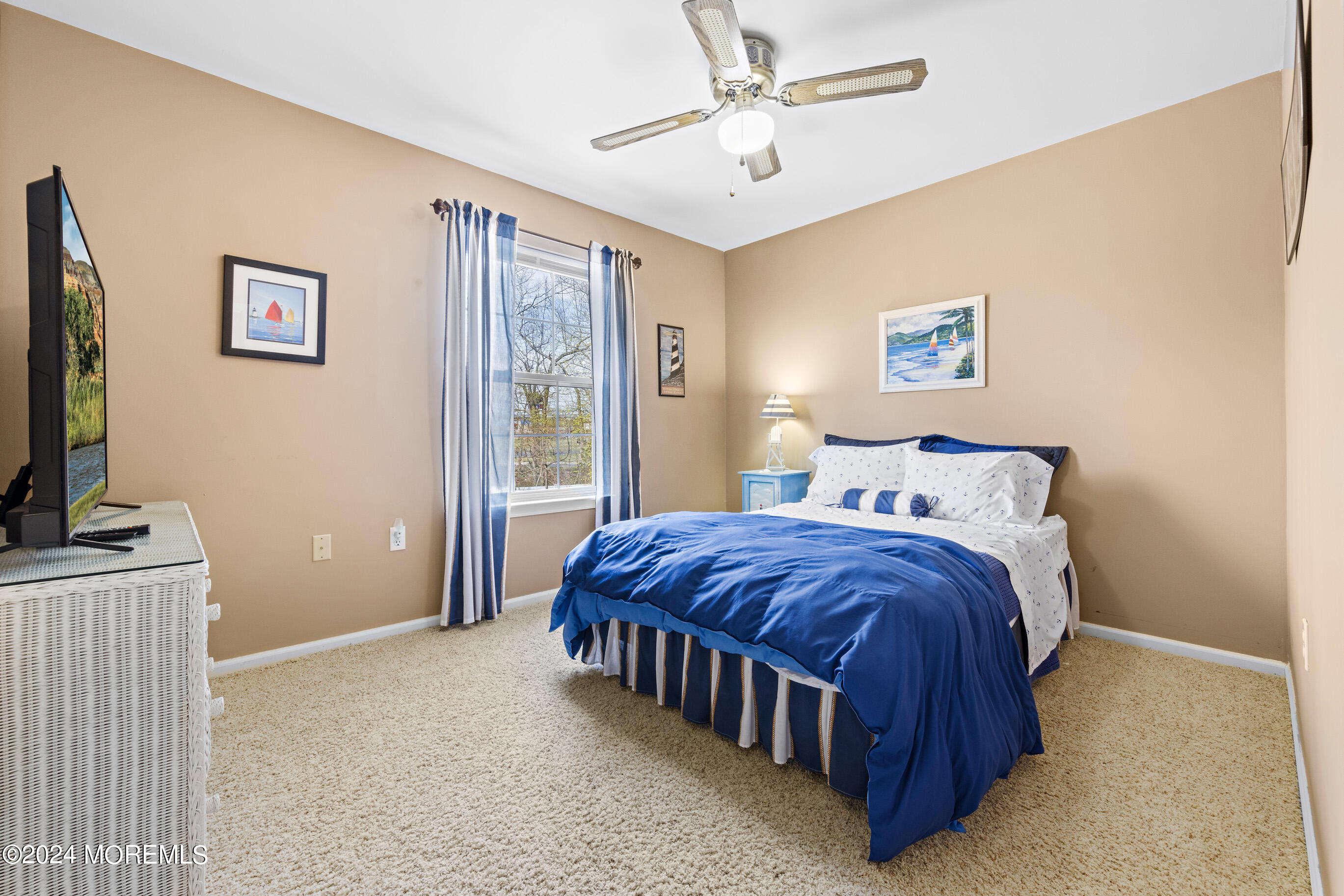 275 S Lakeshore Drive