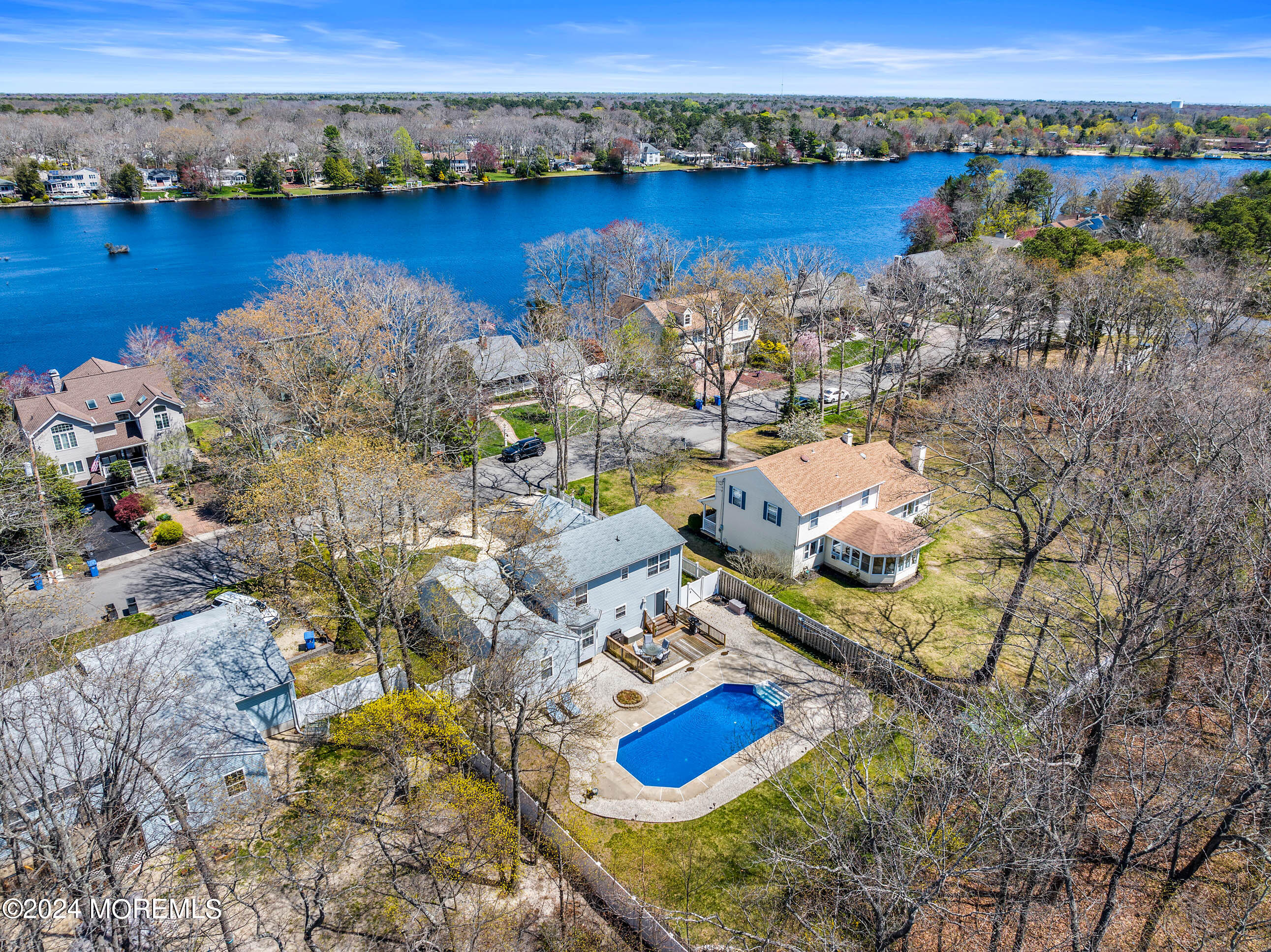 275 S Lakeshore Drive