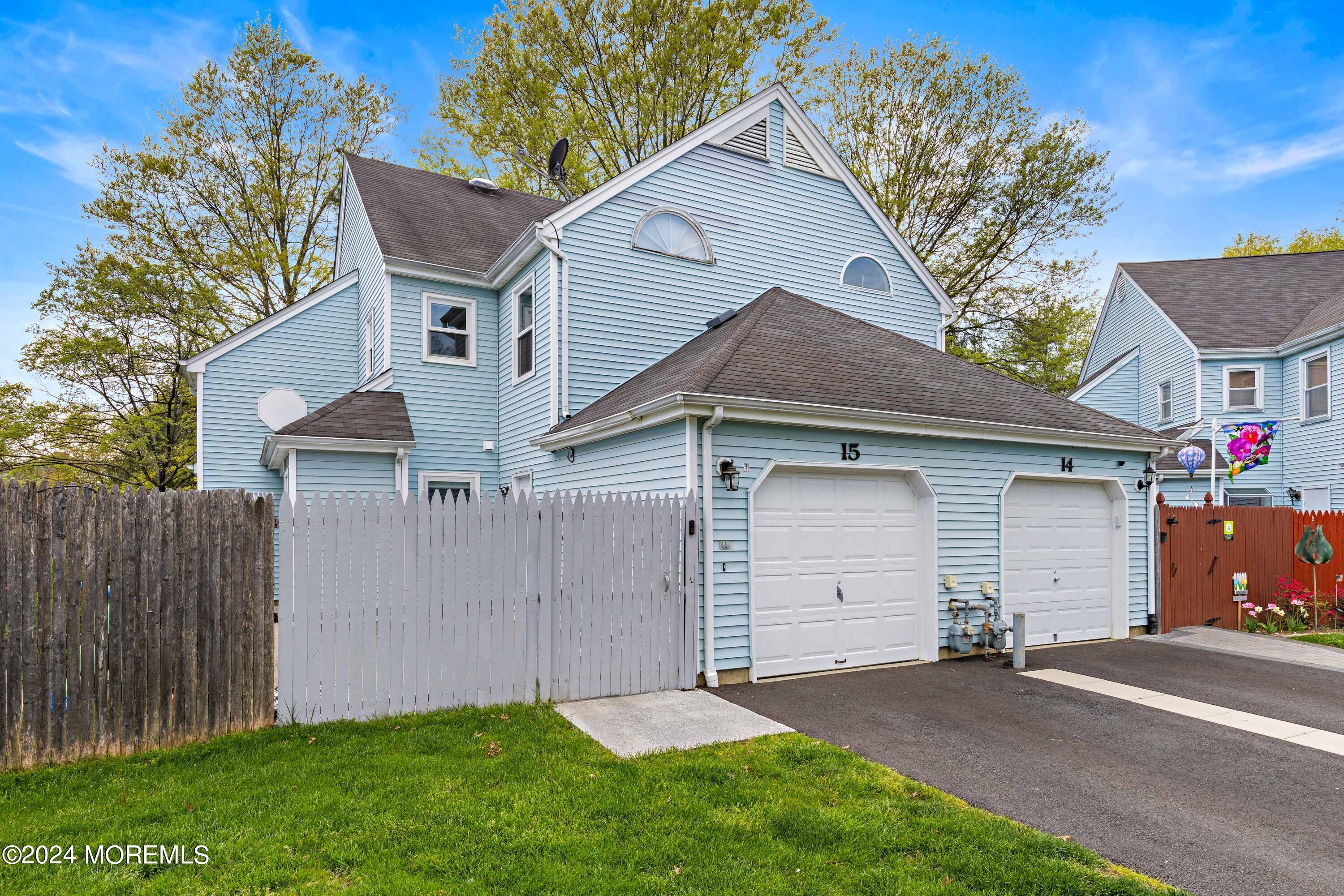 15 Twain Court