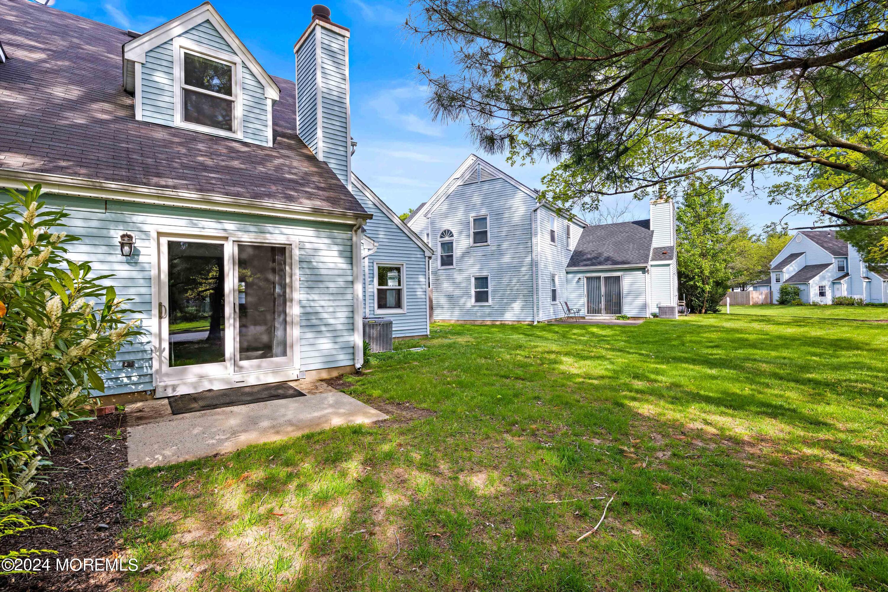 15 Twain Court