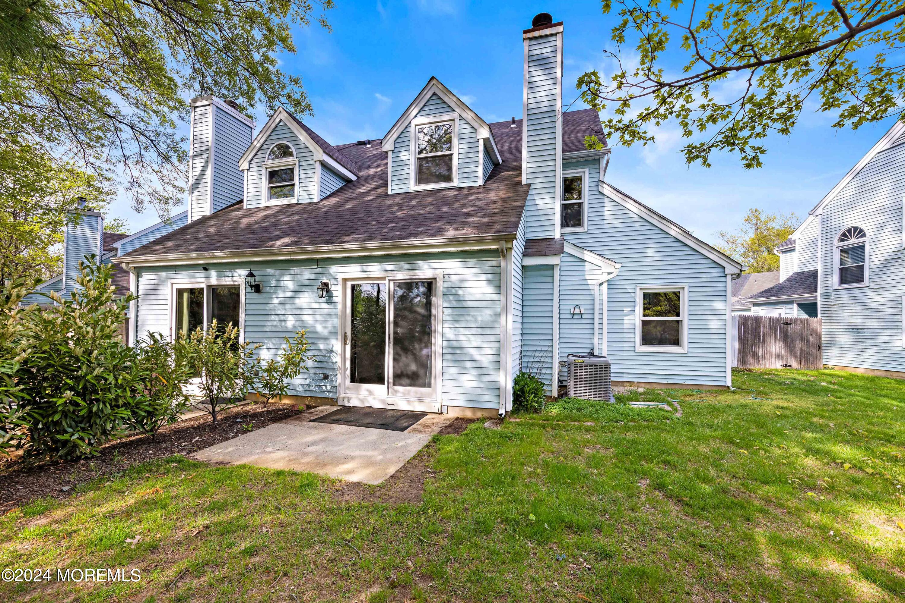 15 Twain Court