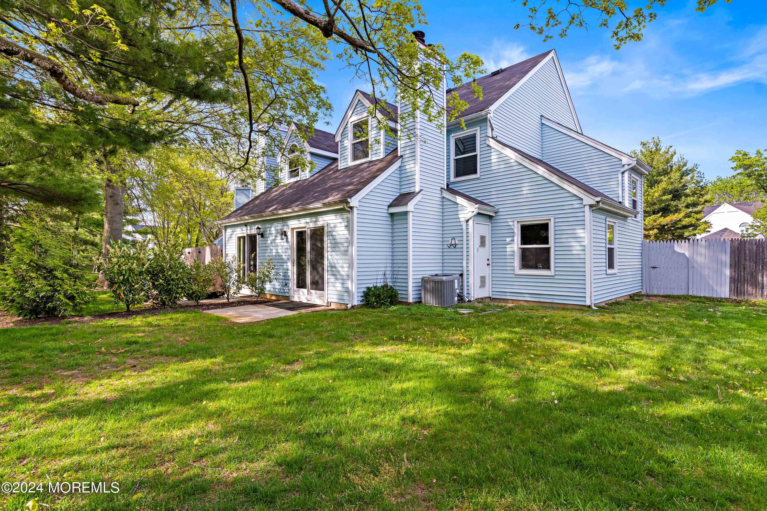 15 Twain Court