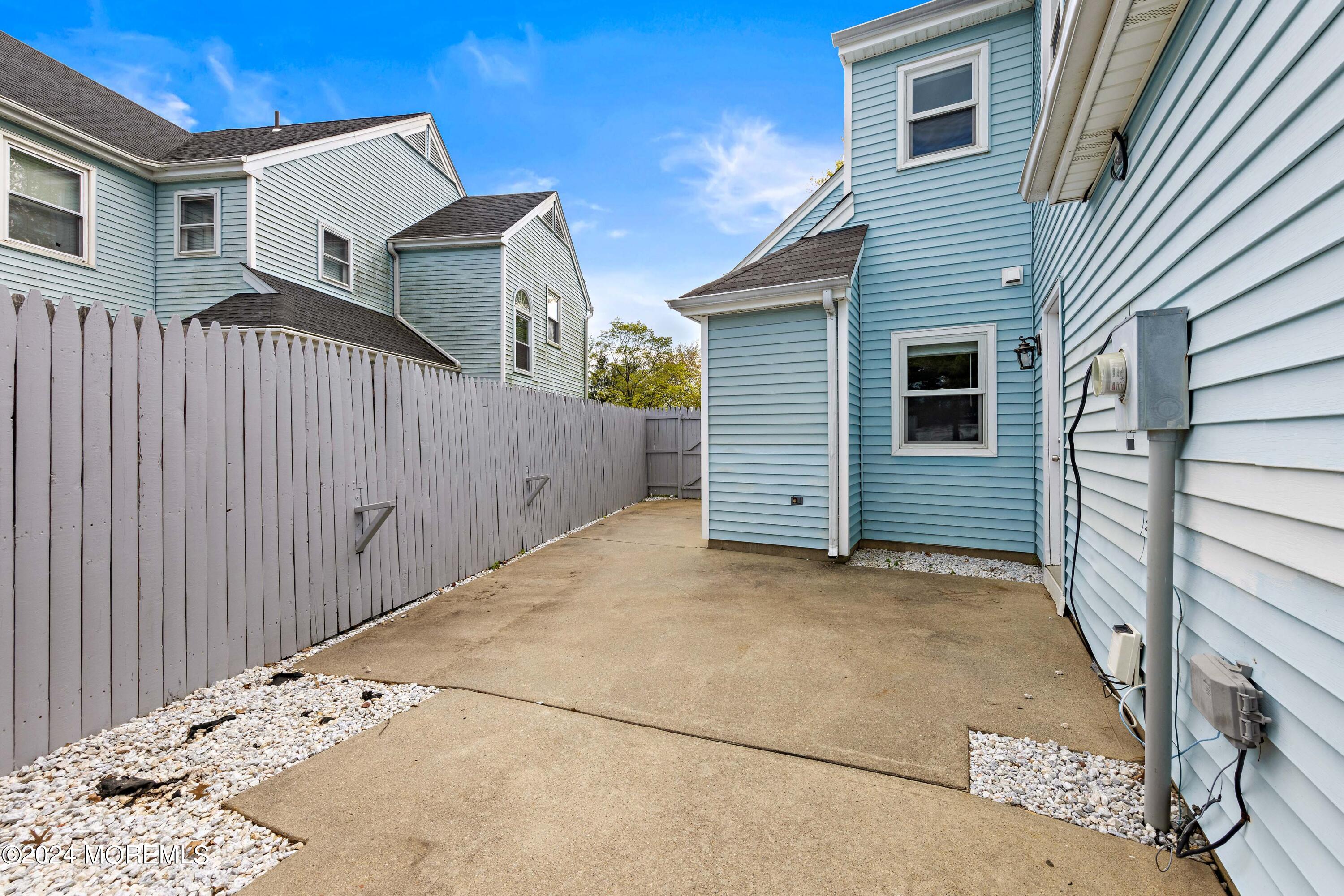 15 Twain Court