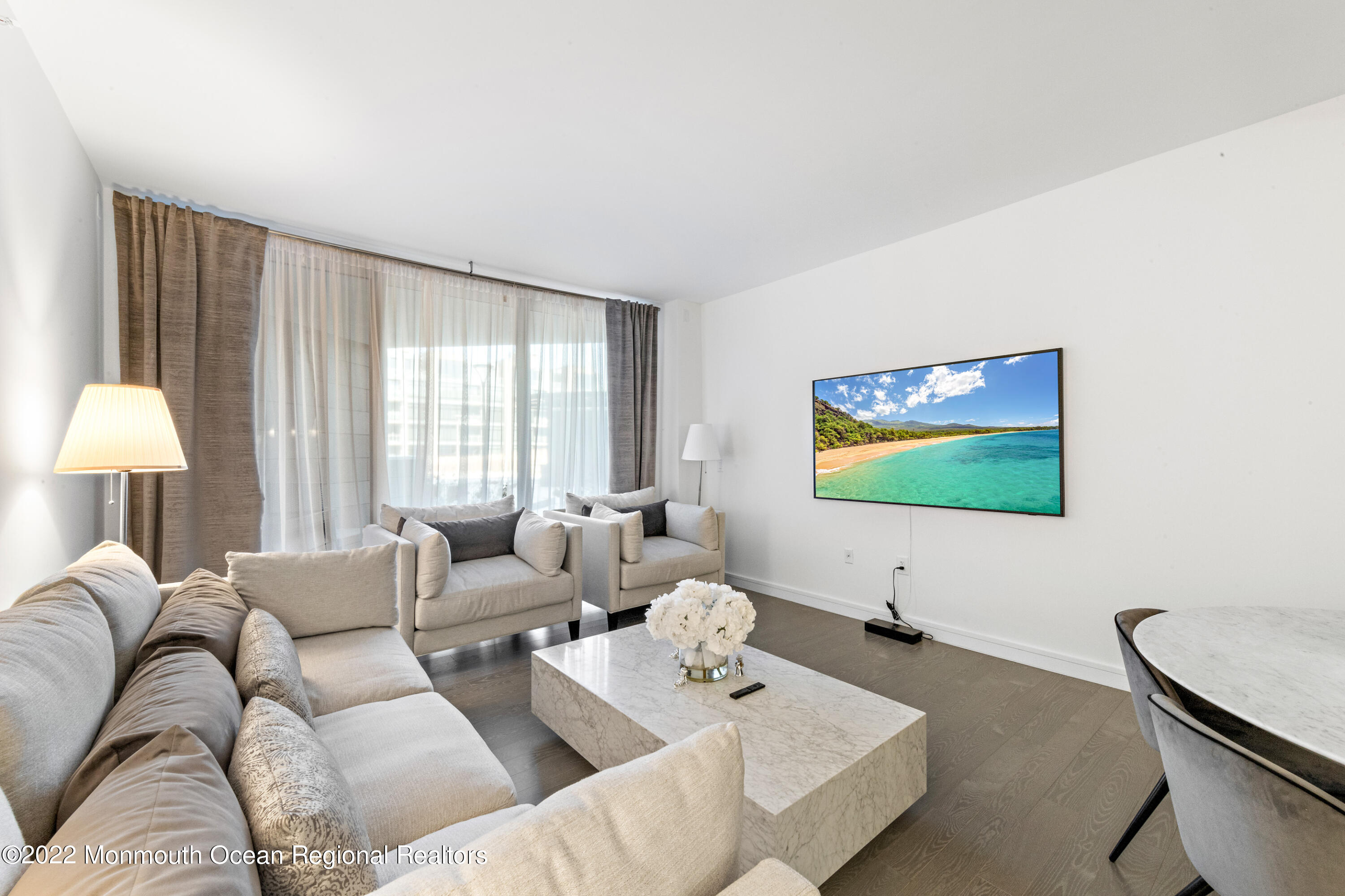 15 Morris Avenue, 202 SUMMER