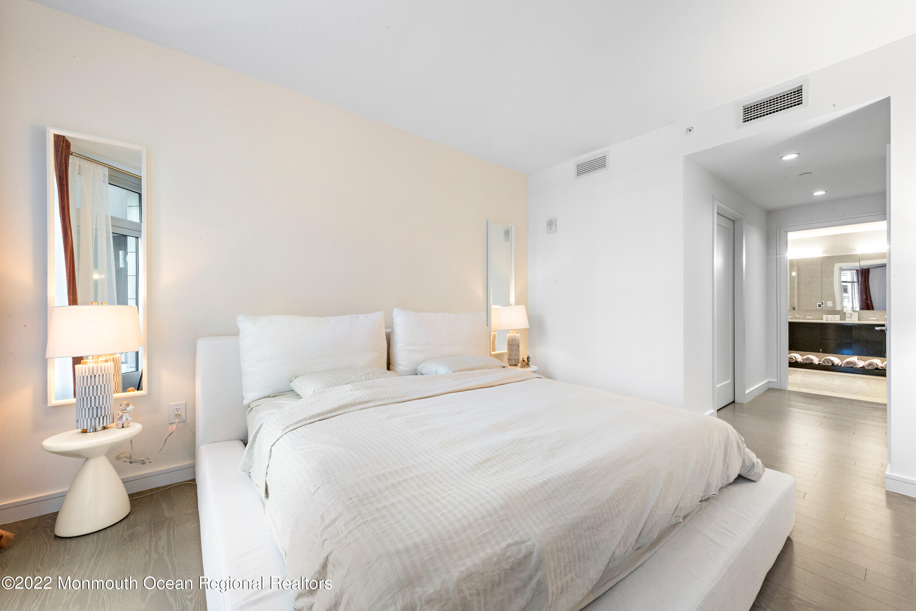 15 Morris Avenue, 202 SUMMER