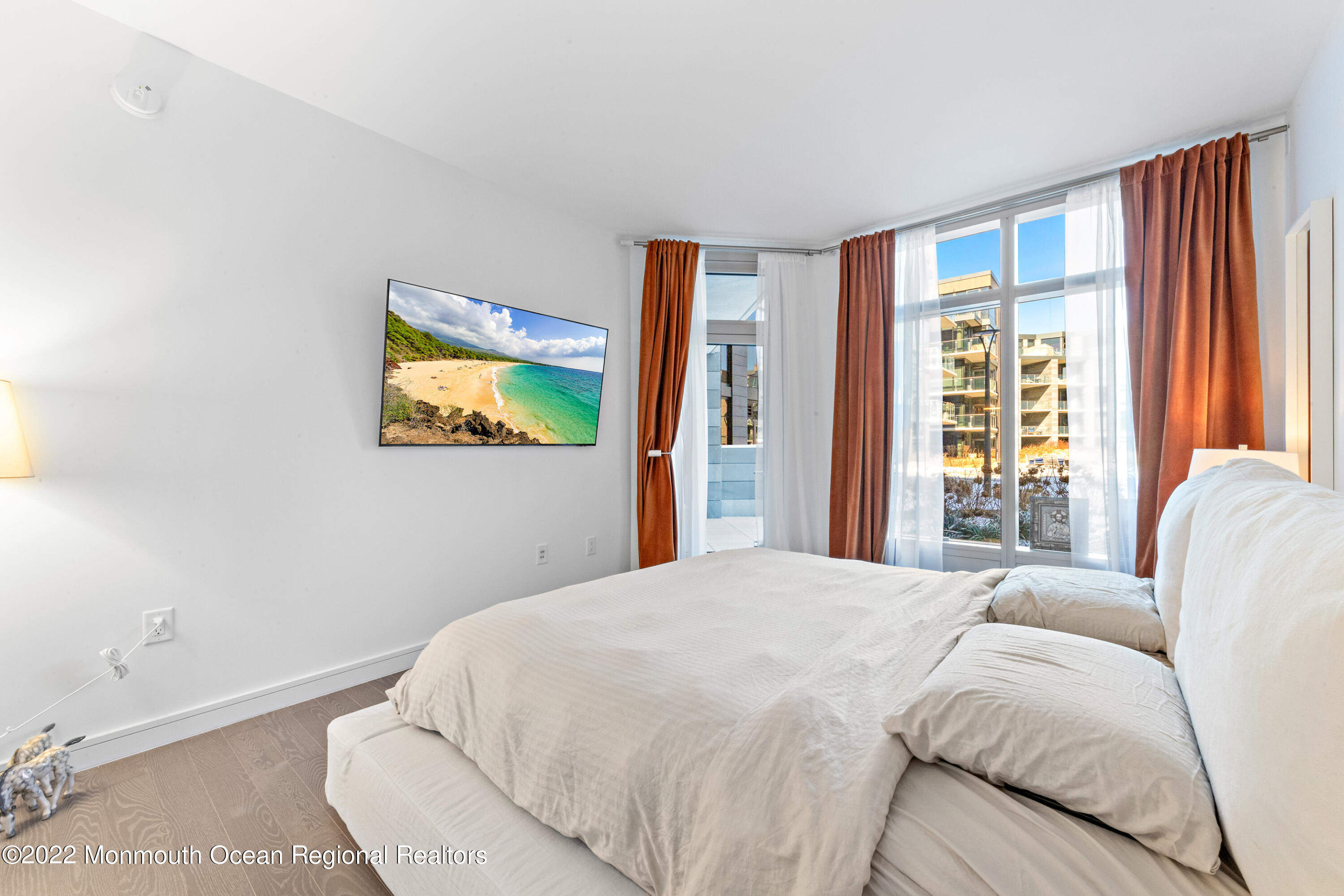 15 Morris Avenue, 202 SUMMER