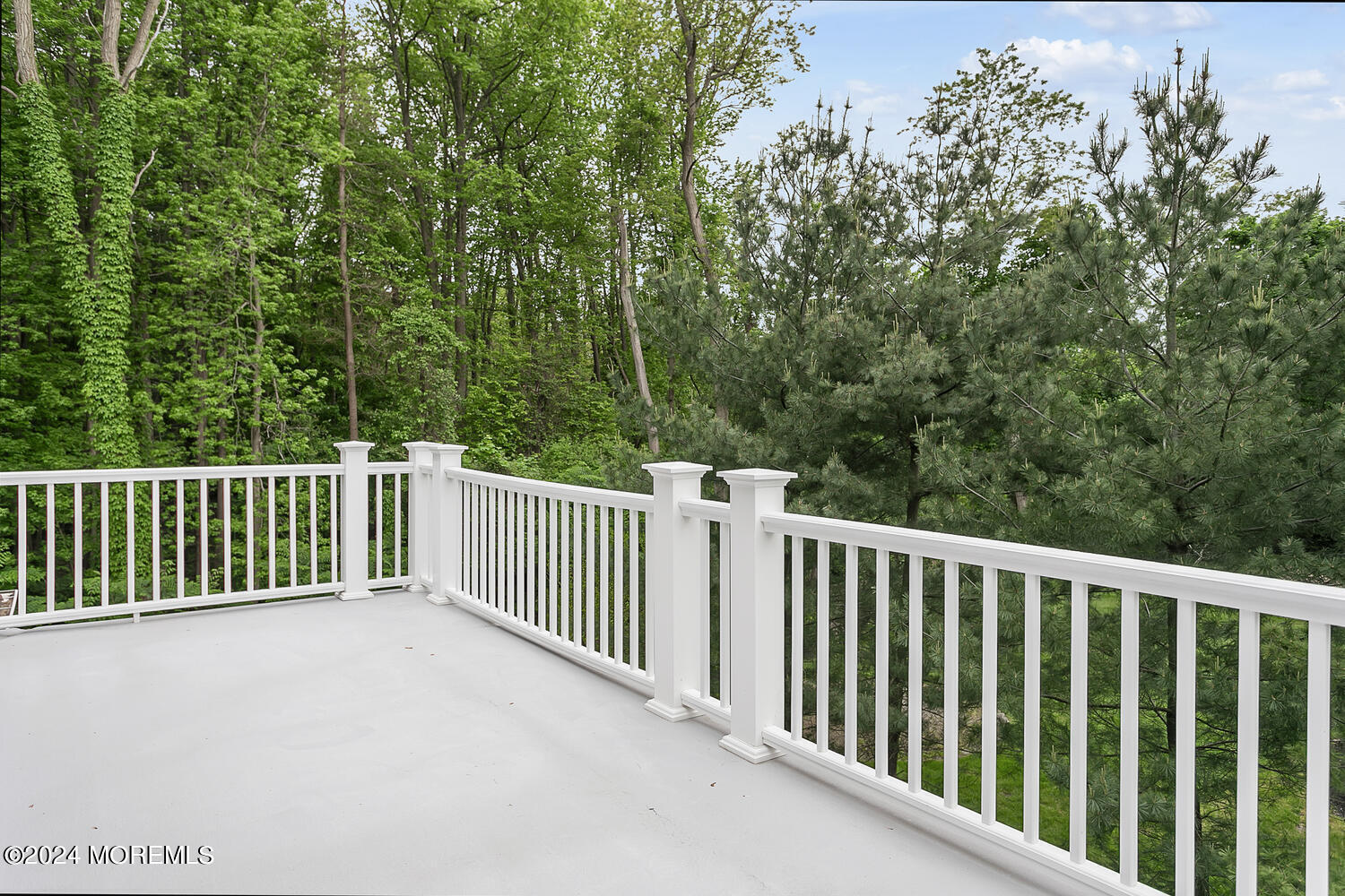 40 Brookside Farm Road