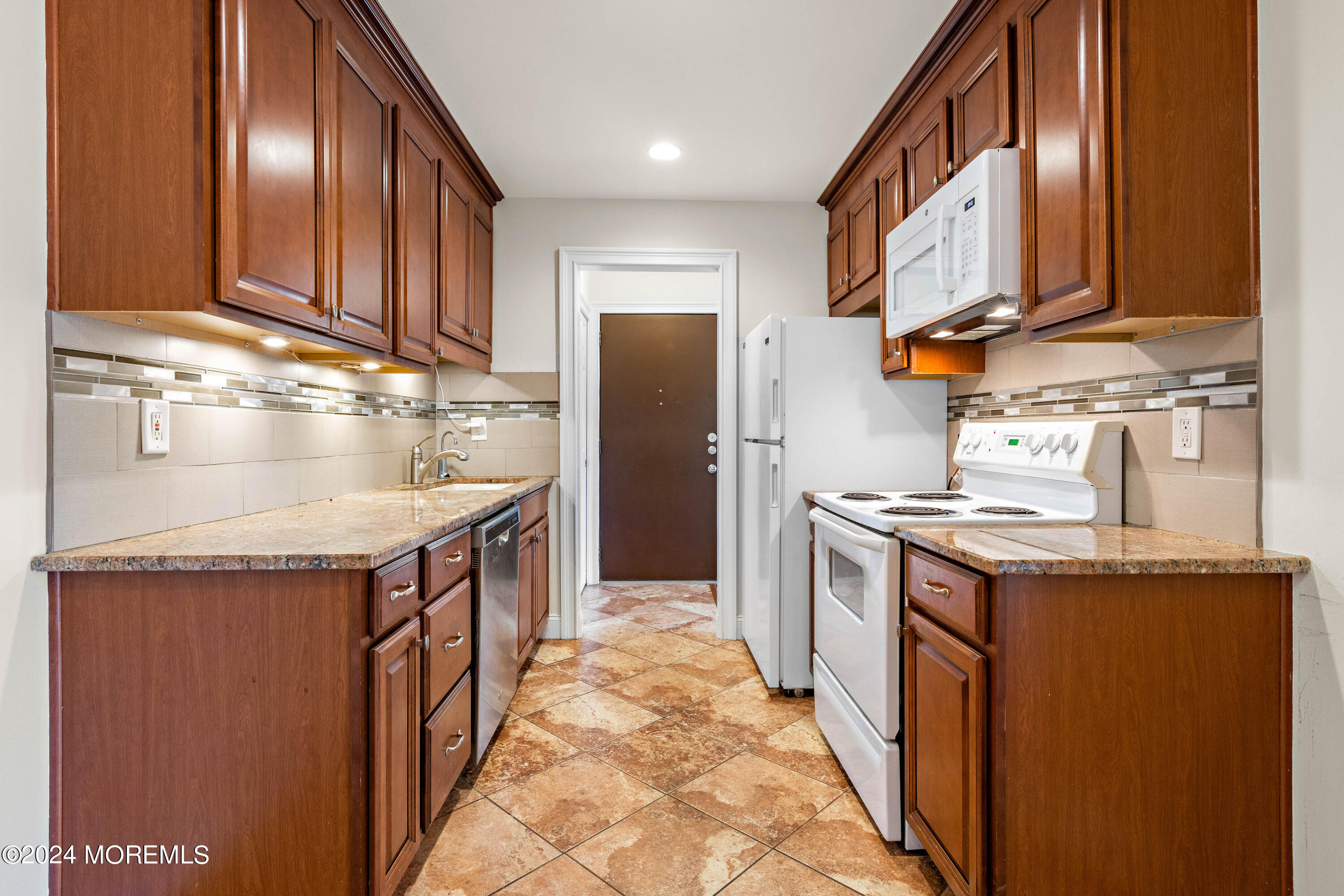 55 Amberly Drive, F