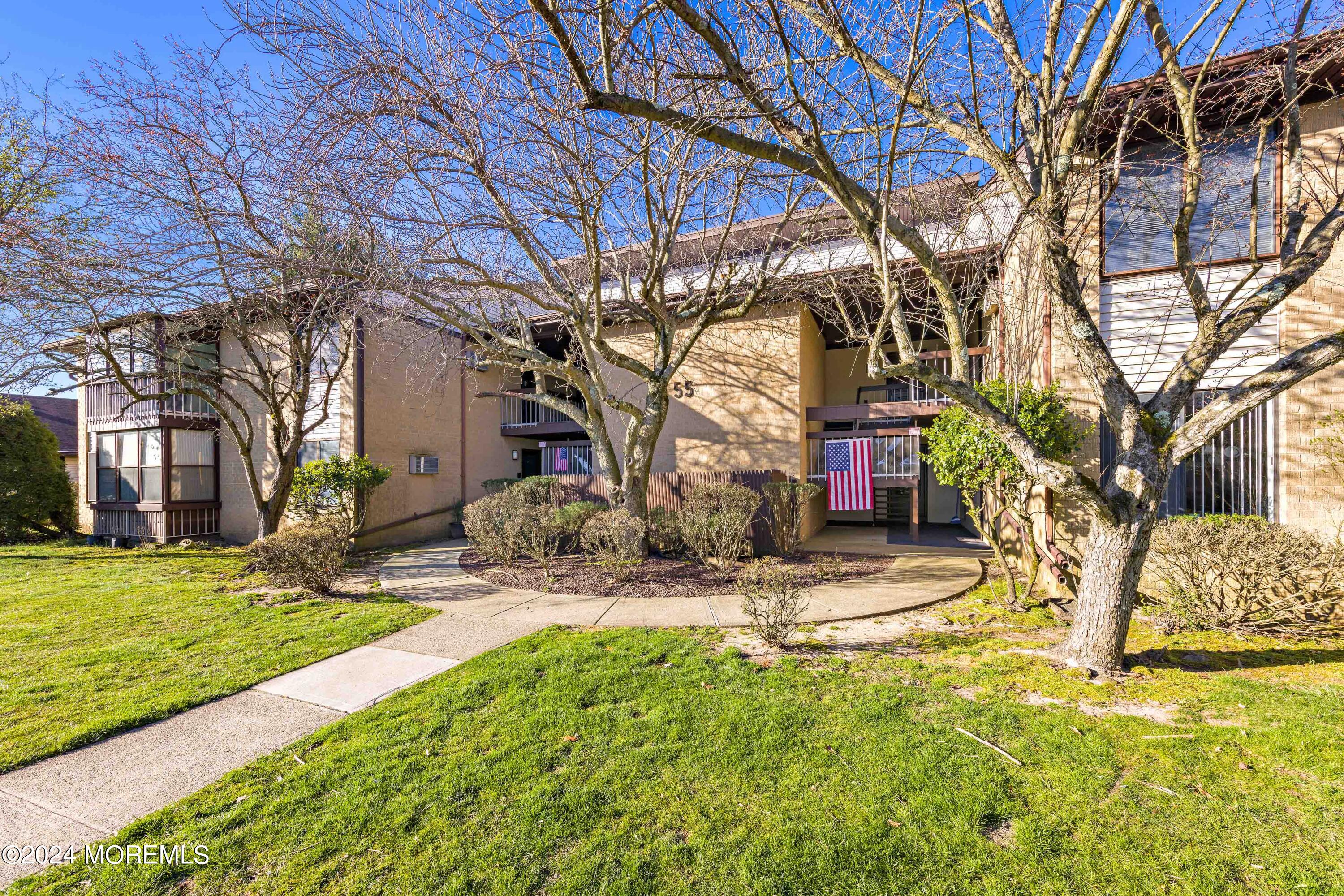 55 Amberly Drive, F