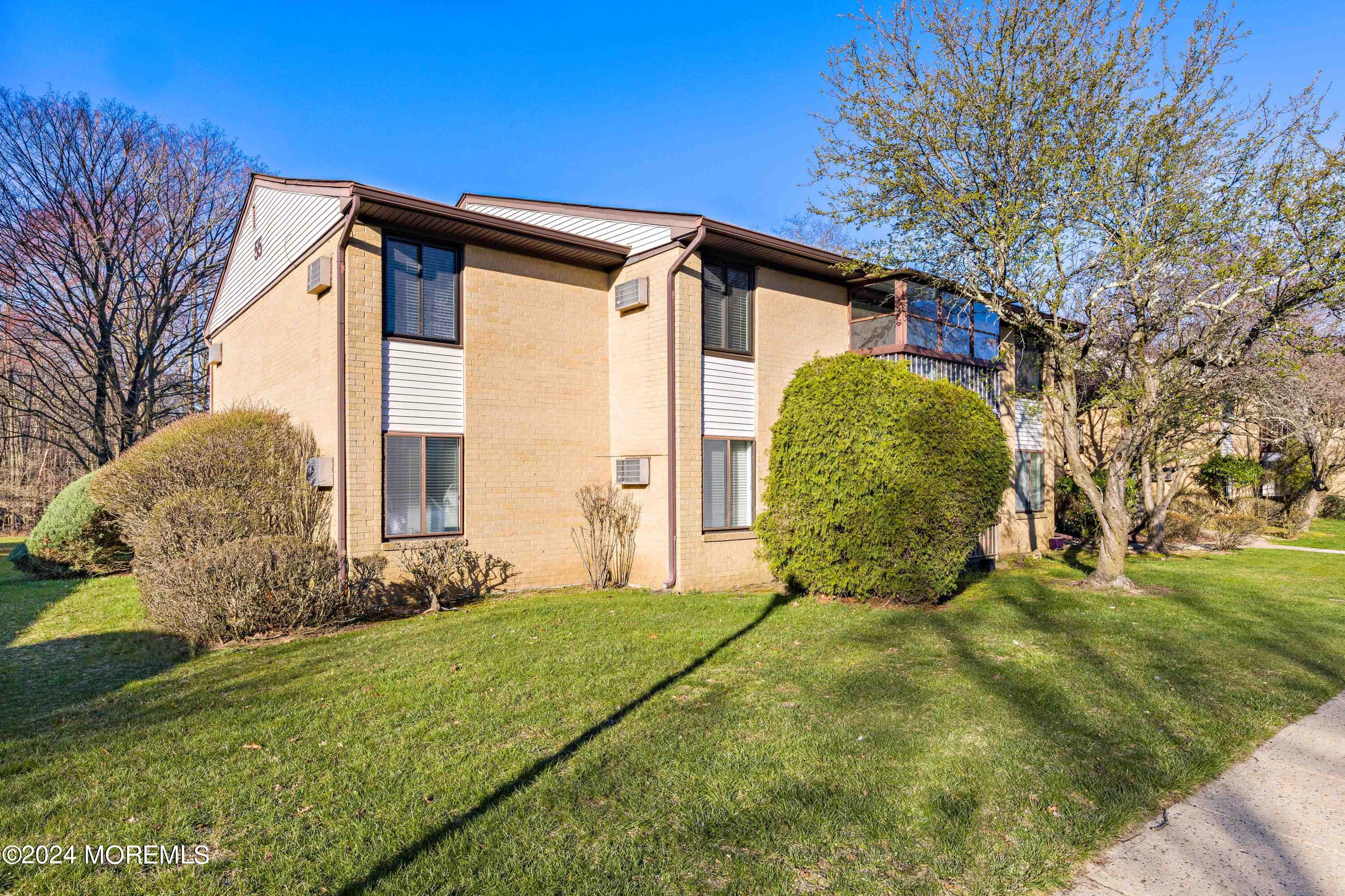 55 Amberly Drive, F