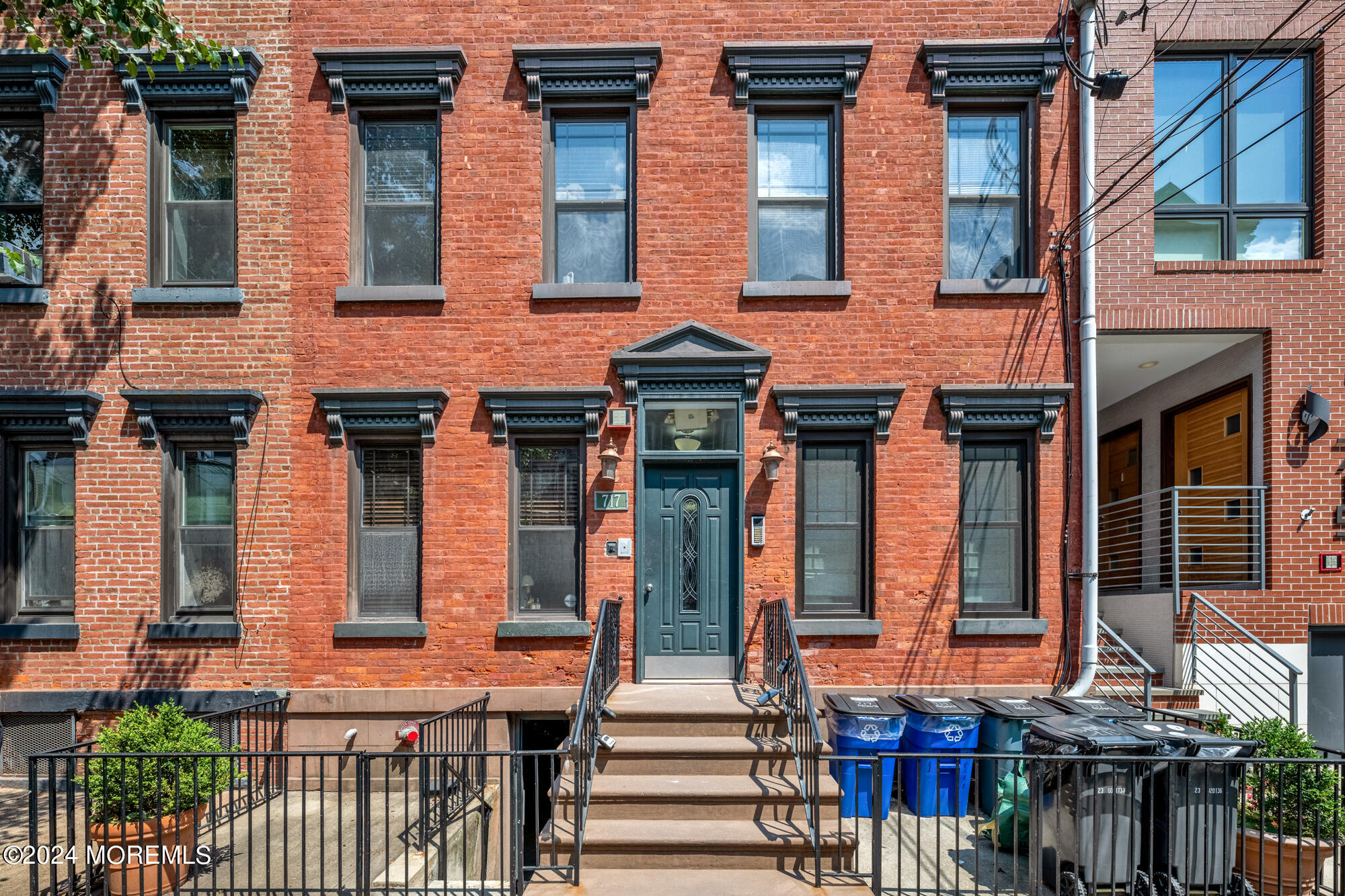 717 Adams Street, 4L