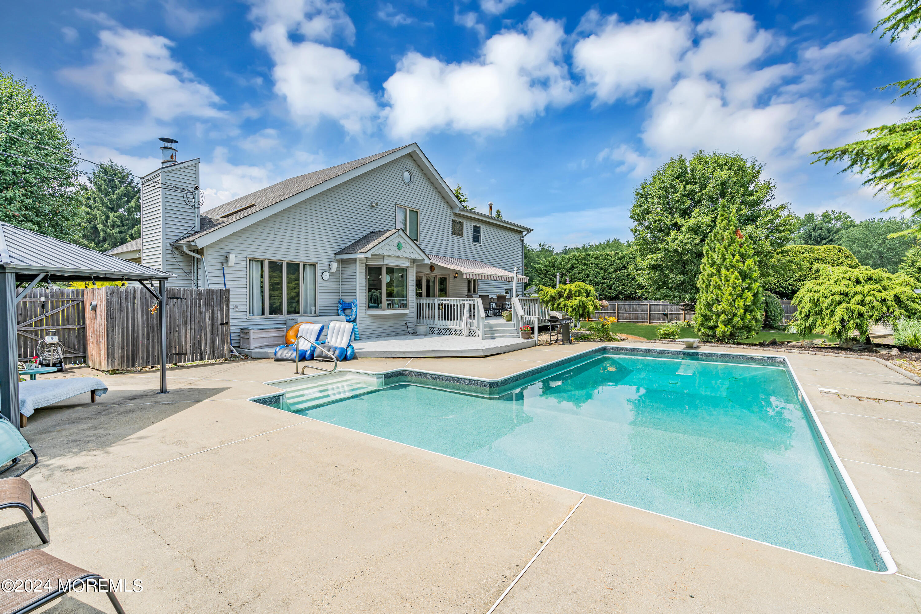 15 Mcqueen Boulevard