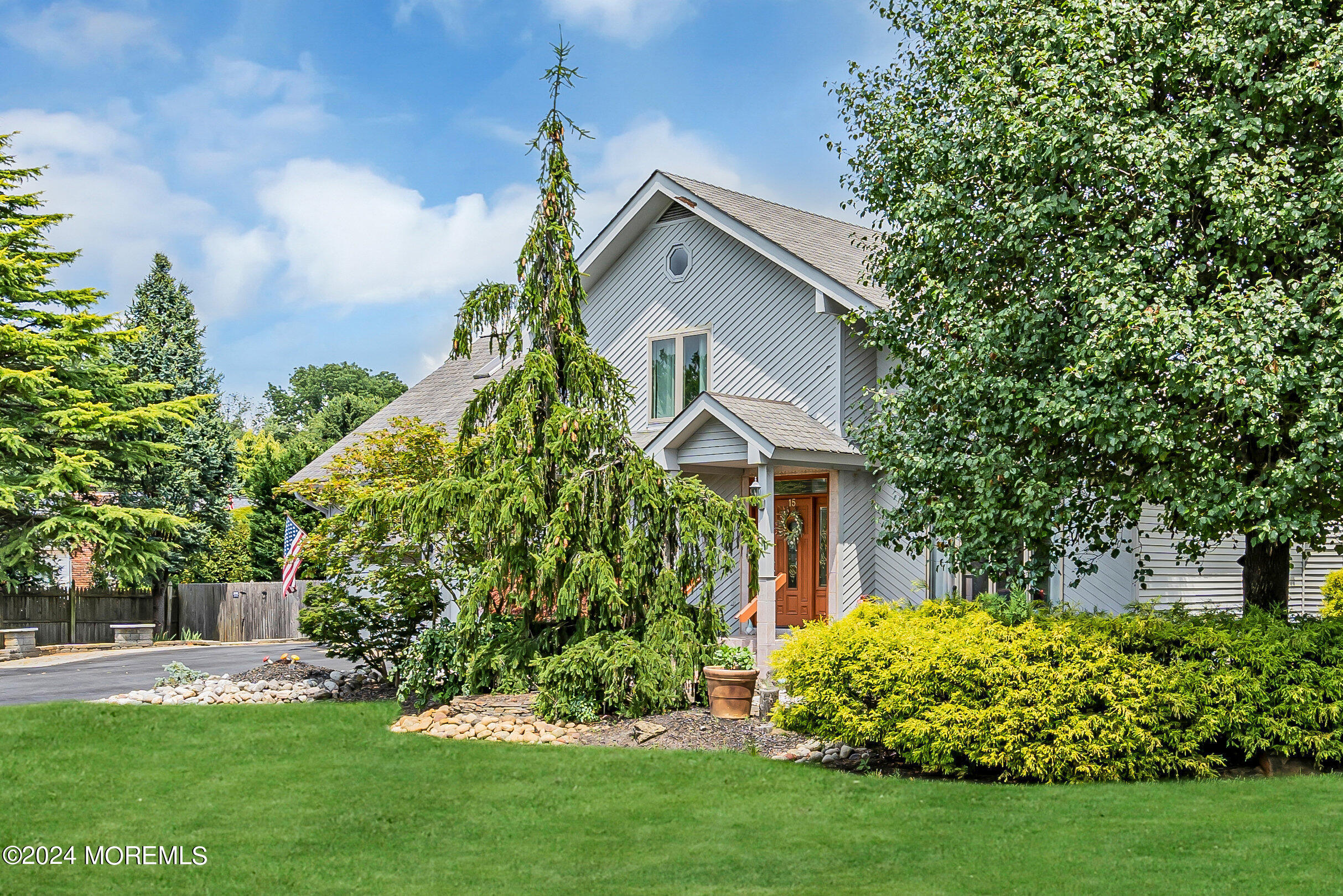 15 Mcqueen Boulevard