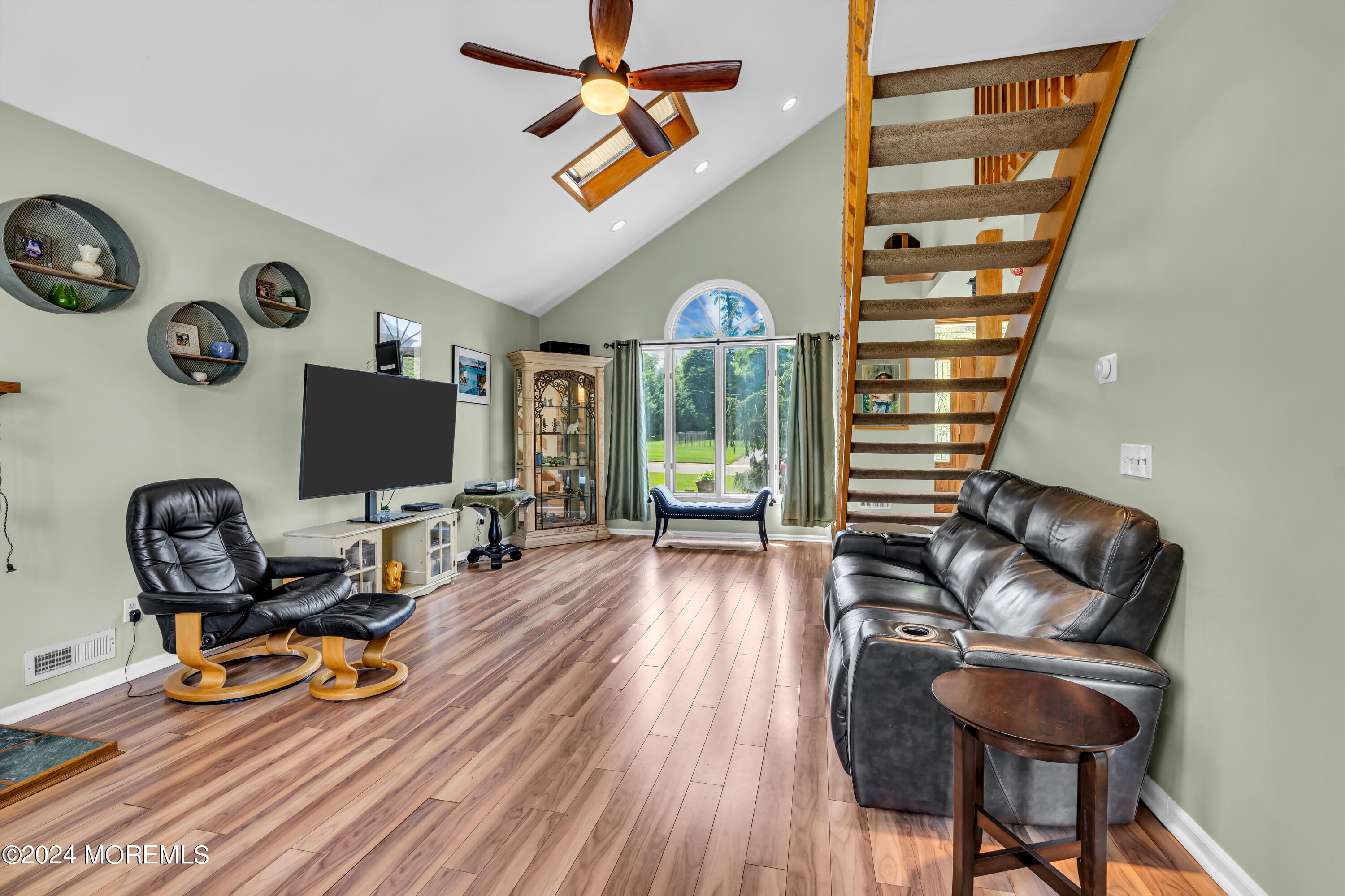 15 Mcqueen Boulevard