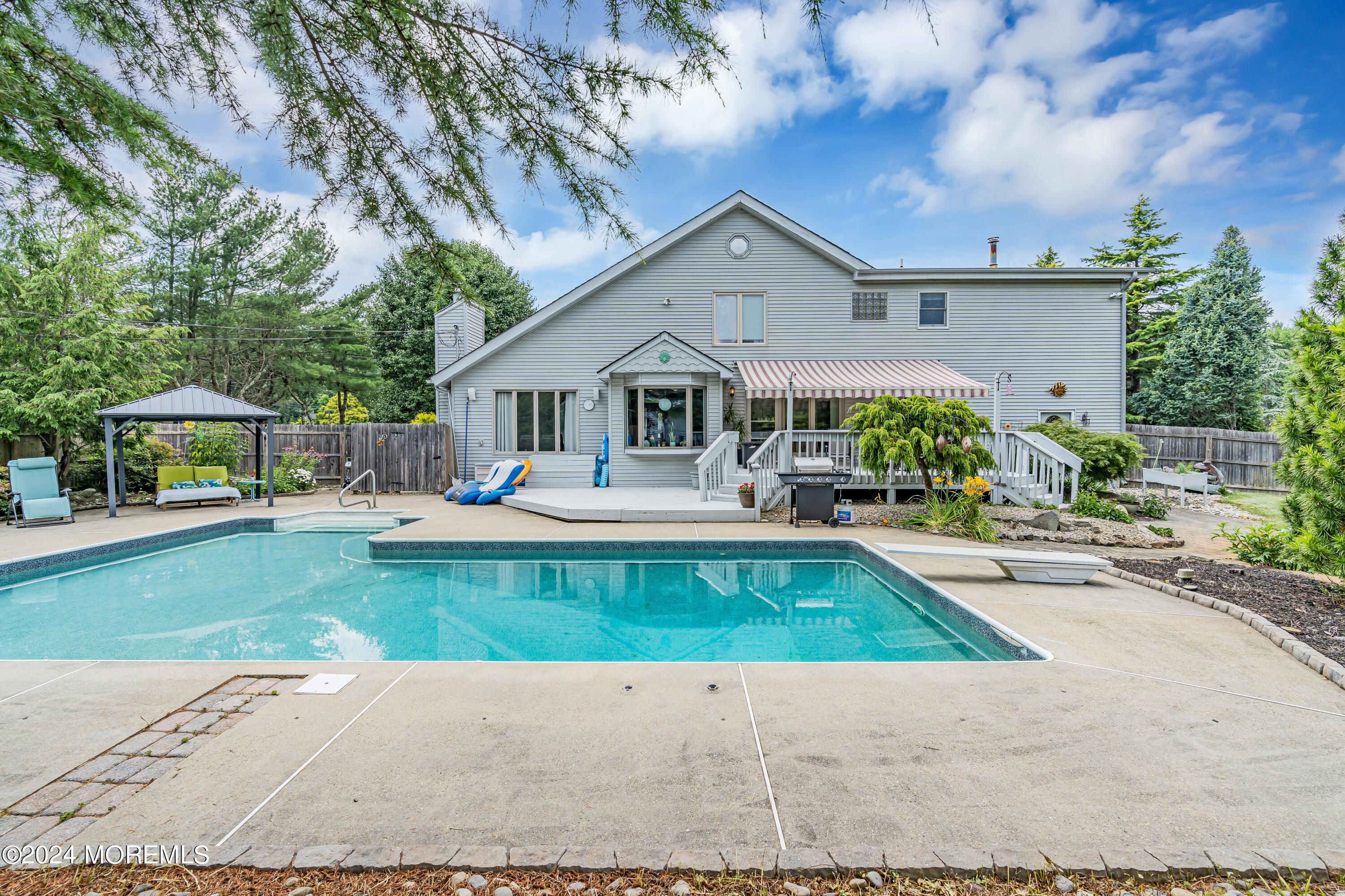 15 Mcqueen Boulevard