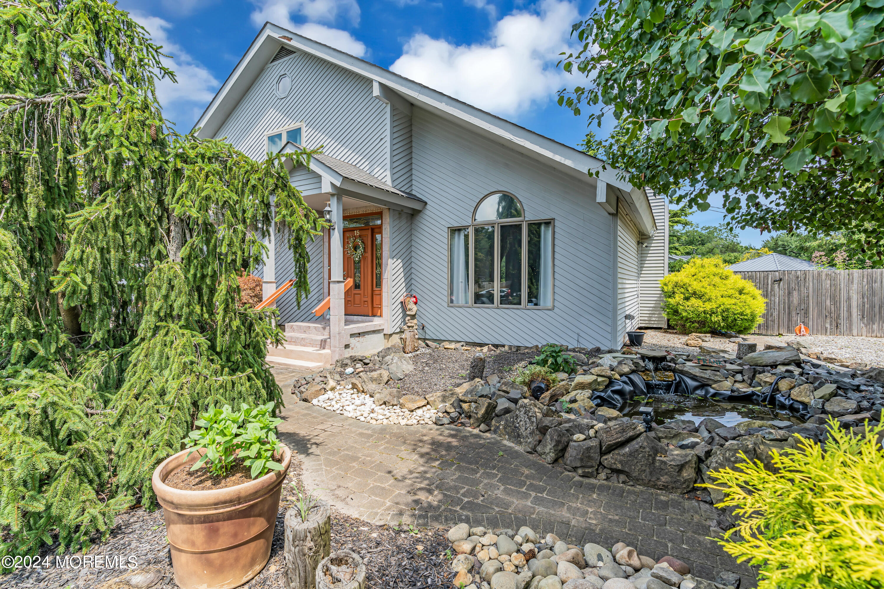 15 Mcqueen Boulevard