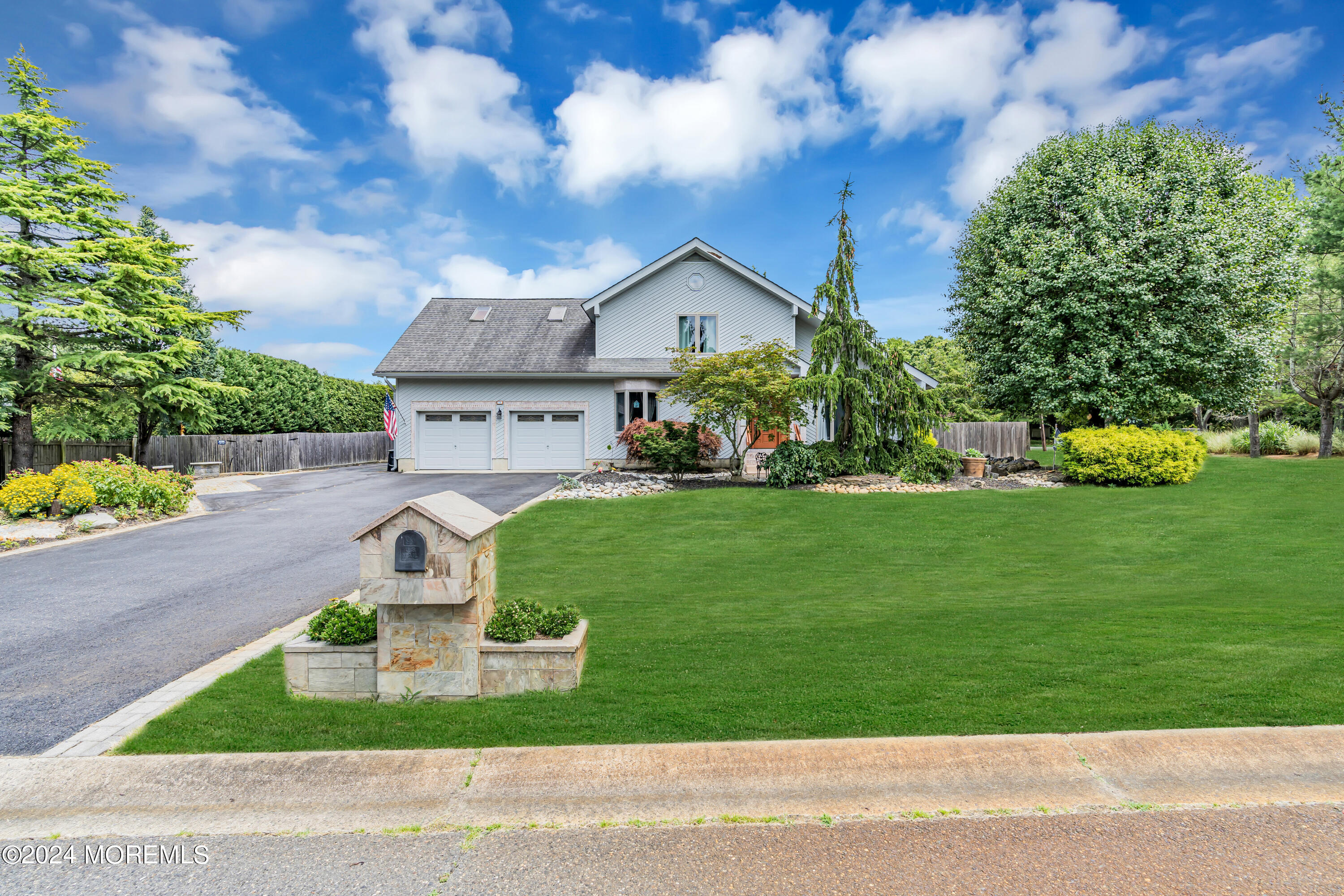 15 Mcqueen Boulevard