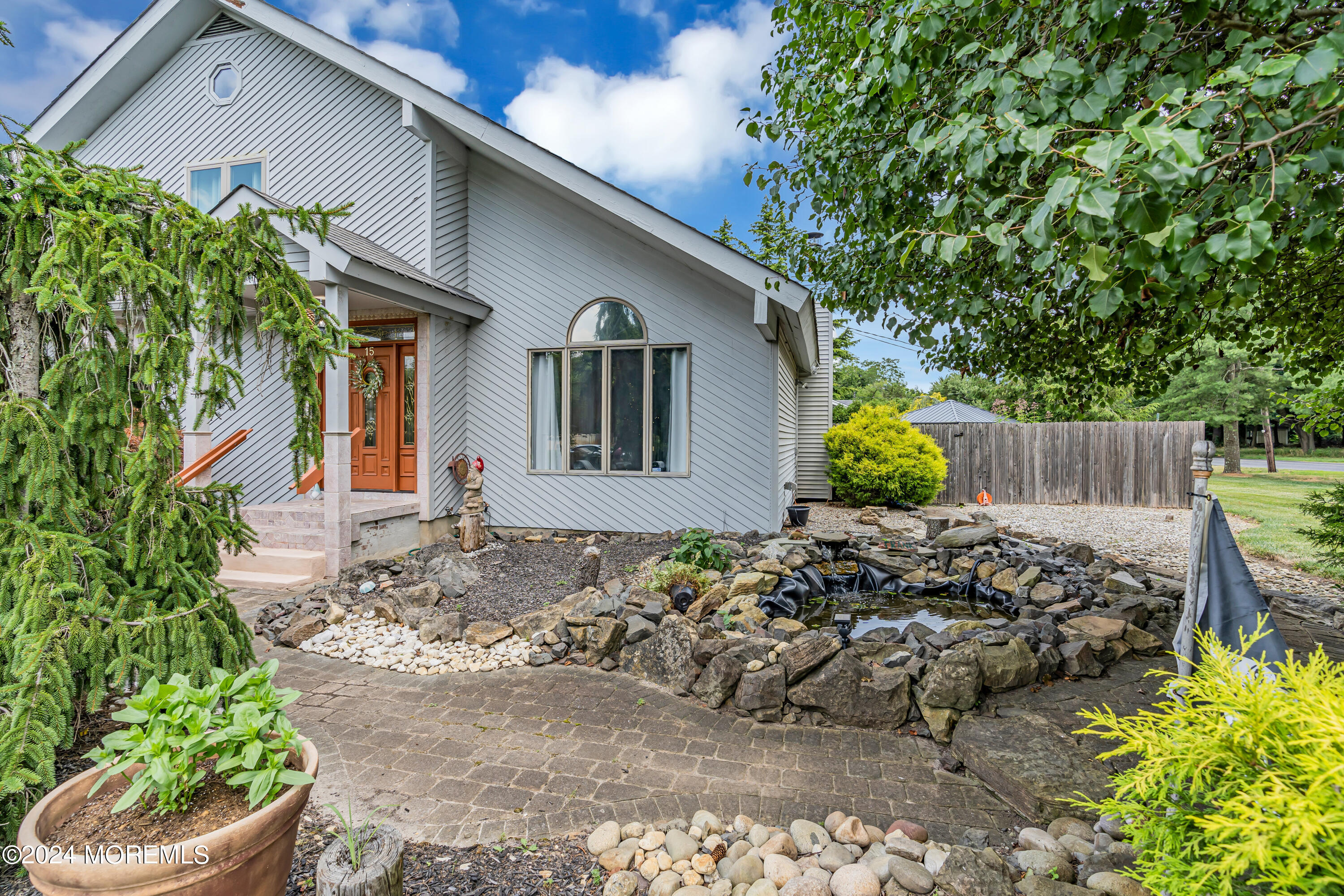 15 Mcqueen Boulevard