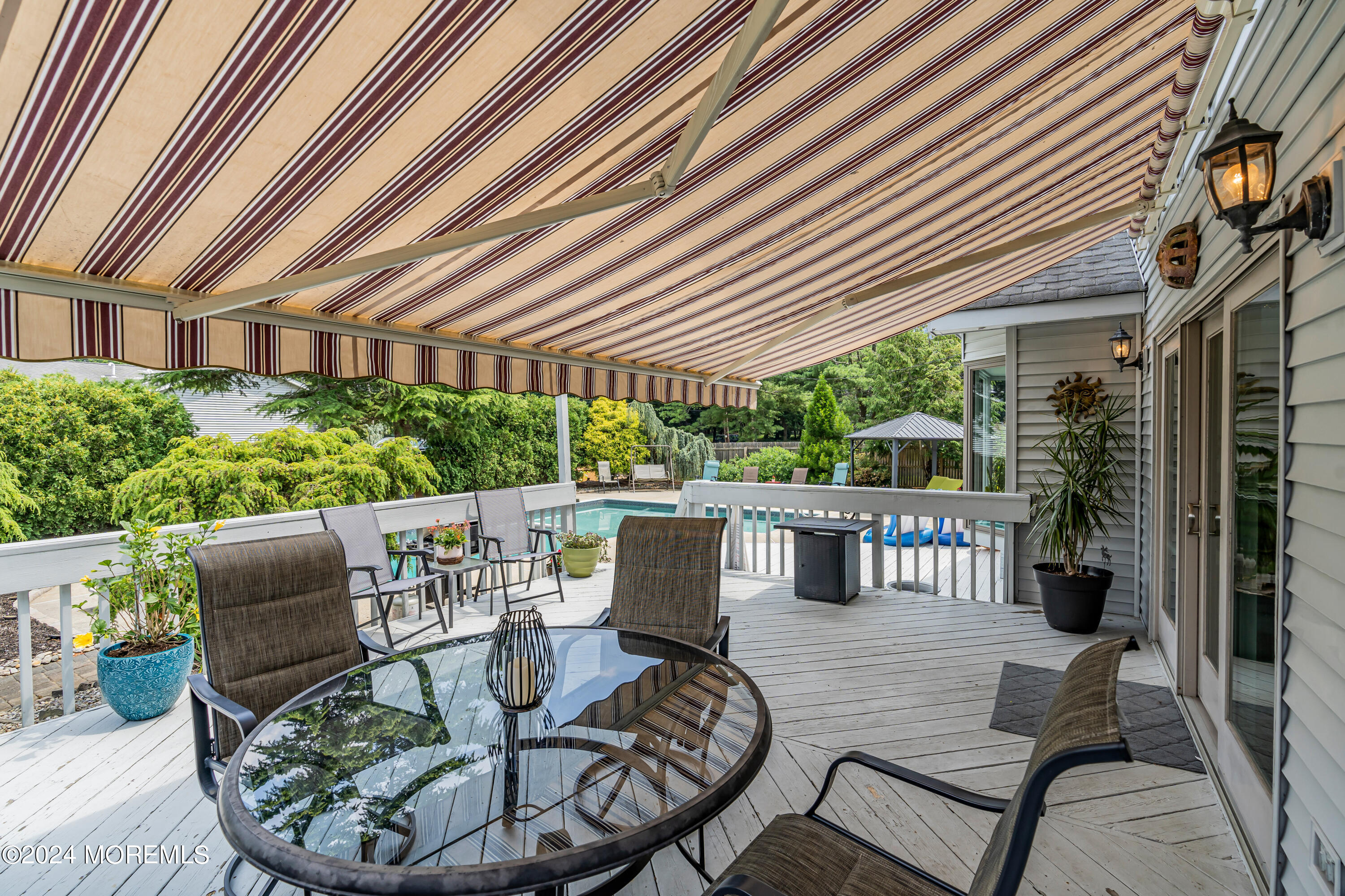 15 Mcqueen Boulevard