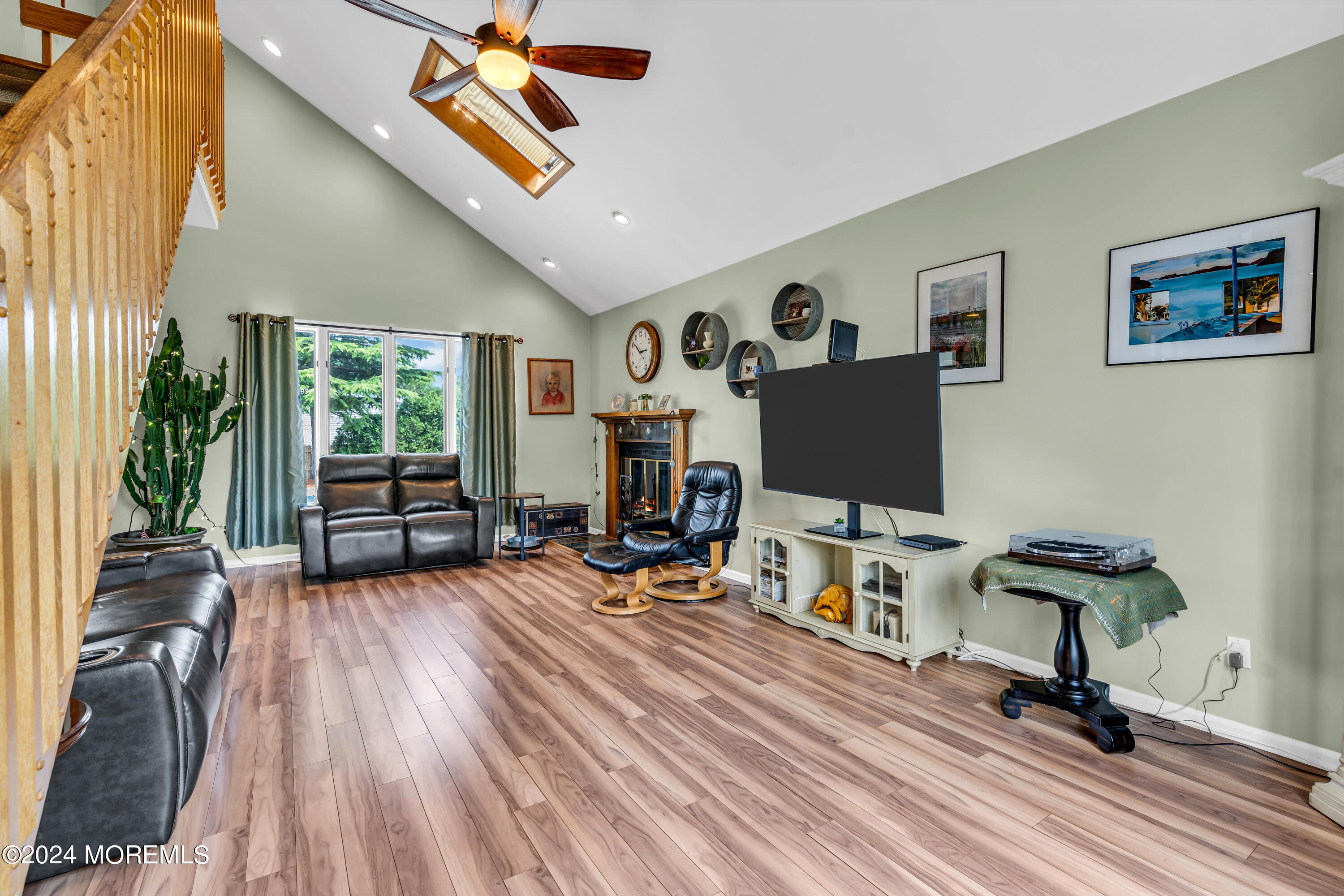 15 Mcqueen Boulevard