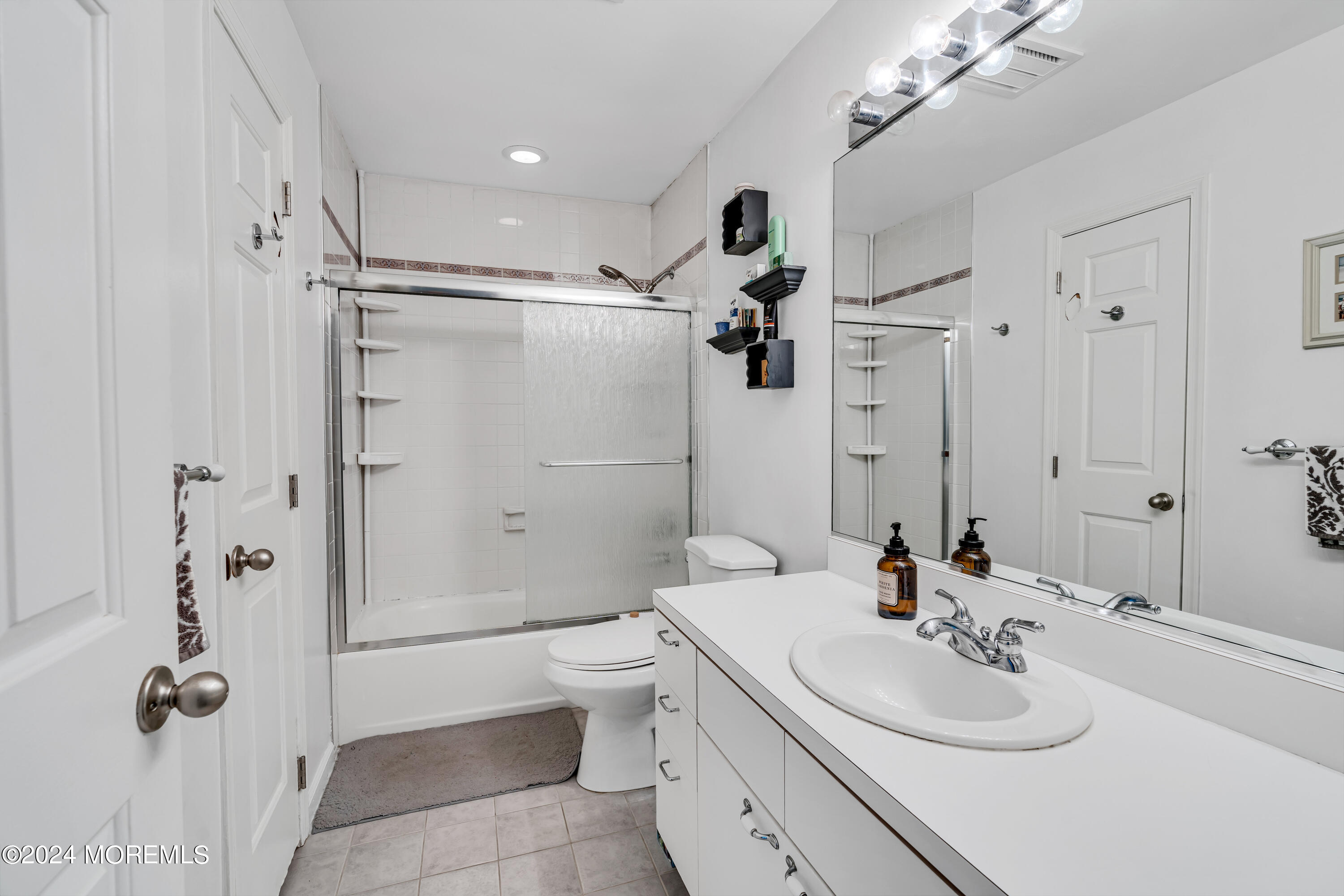 15 Mcqueen Boulevard