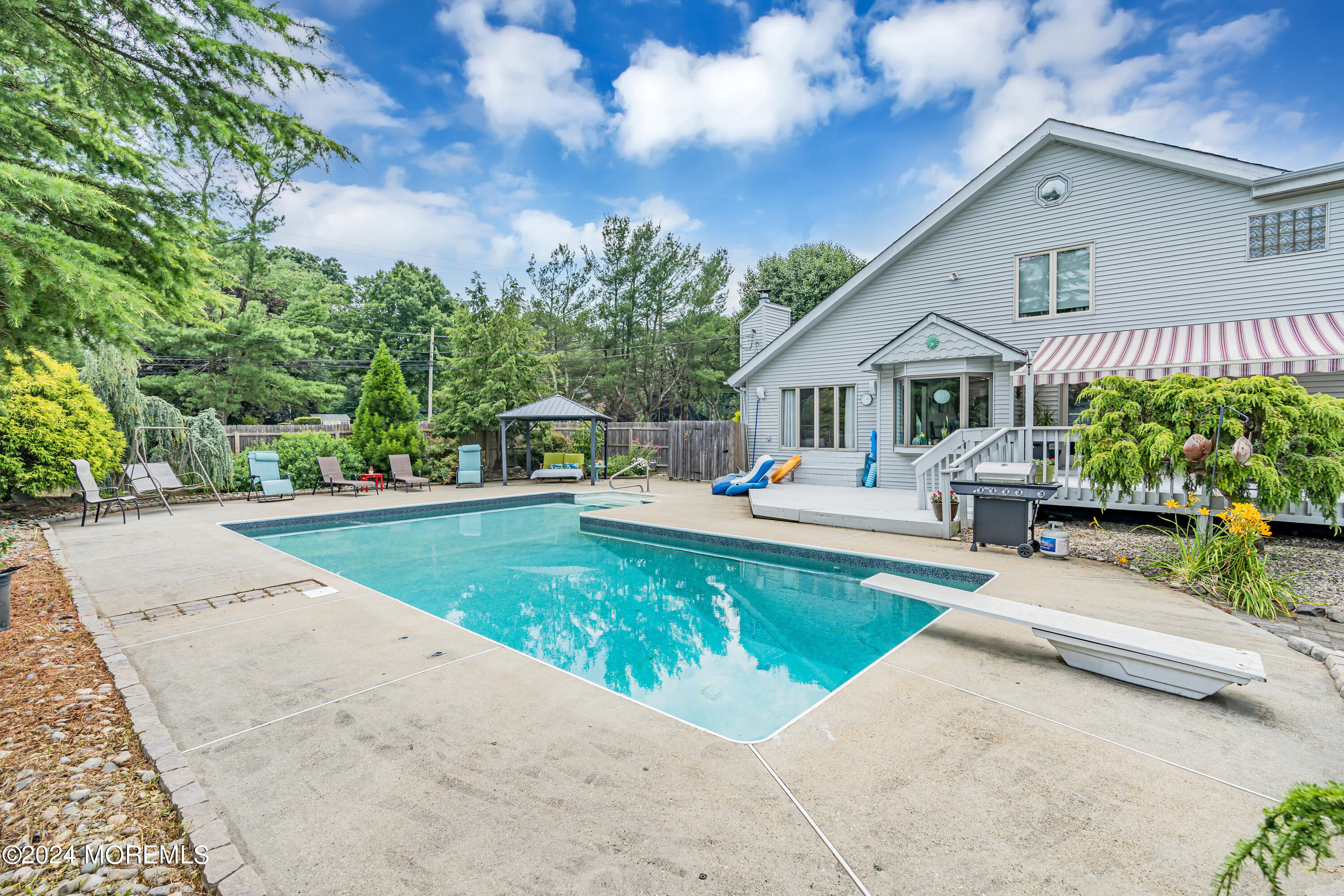 15 Mcqueen Boulevard