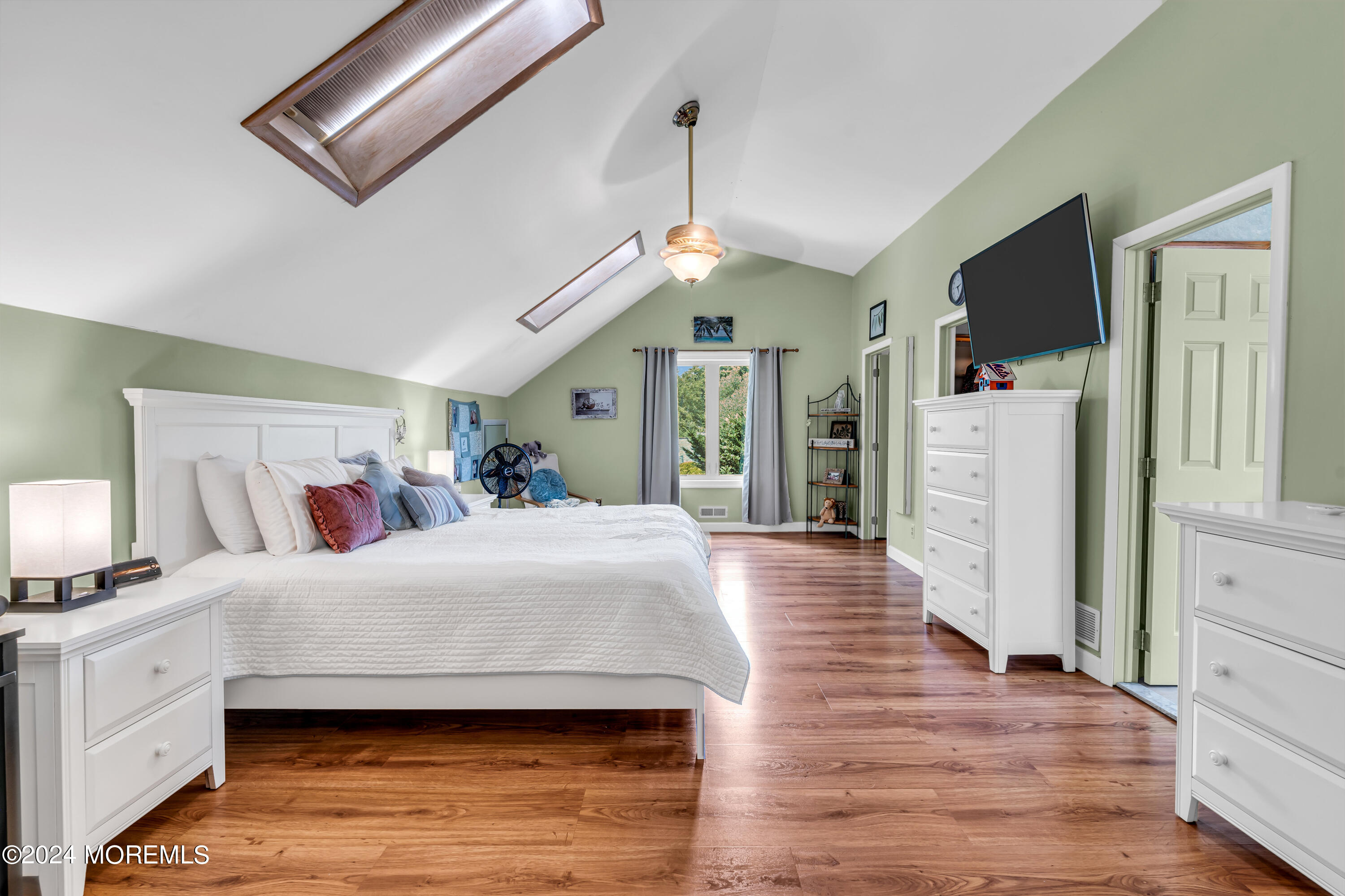 15 Mcqueen Boulevard