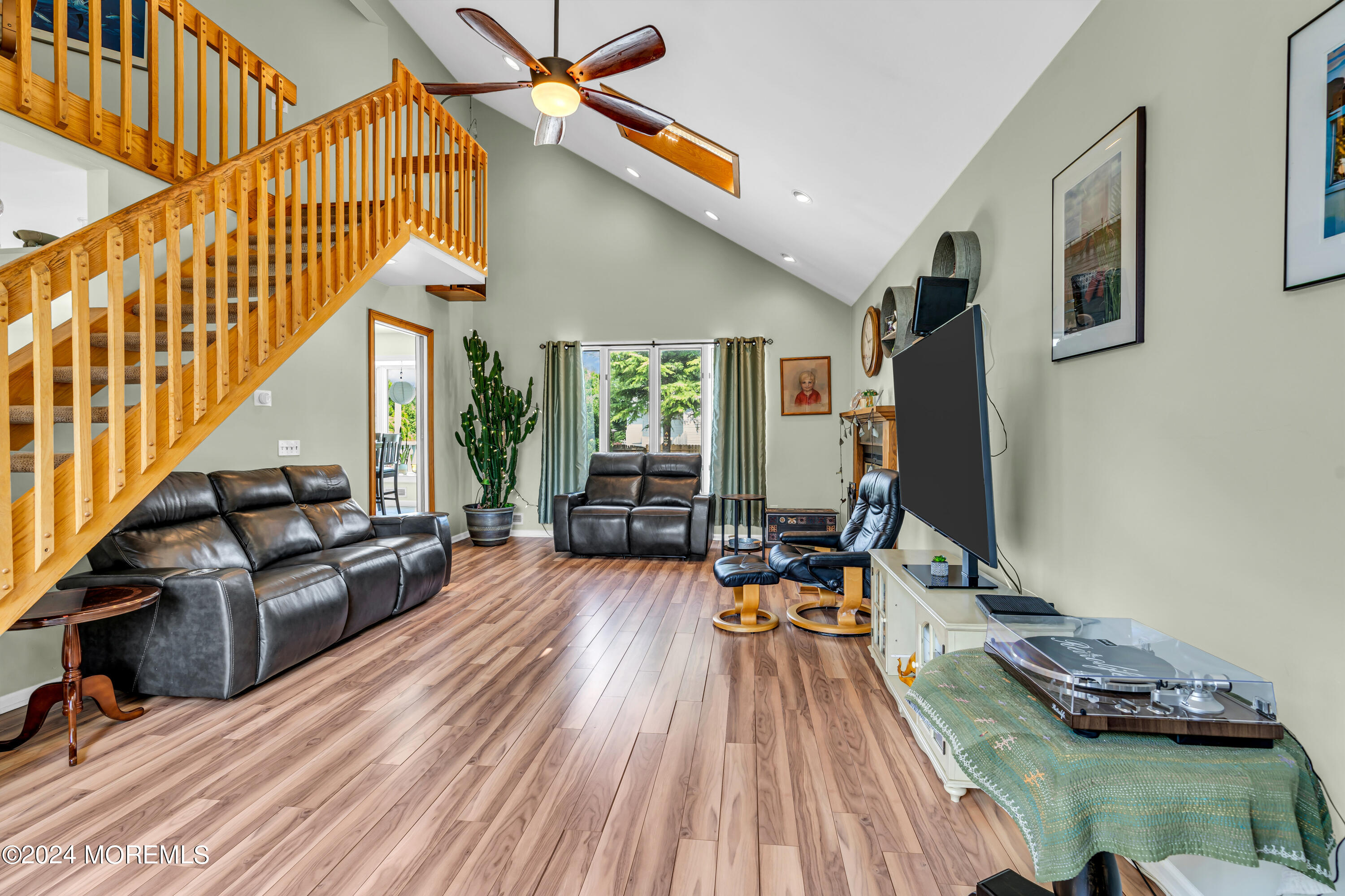 15 Mcqueen Boulevard