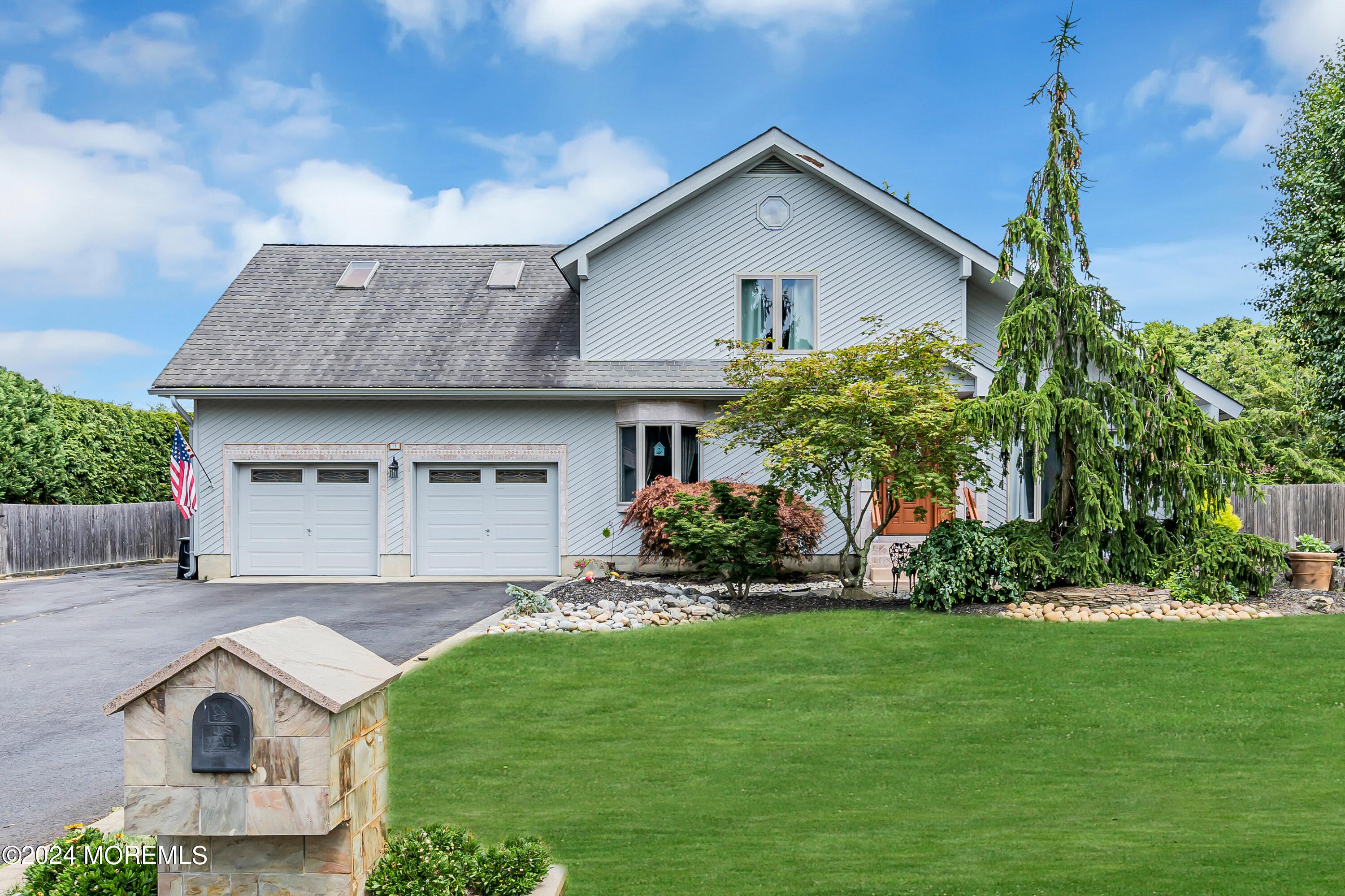 15 Mcqueen Boulevard