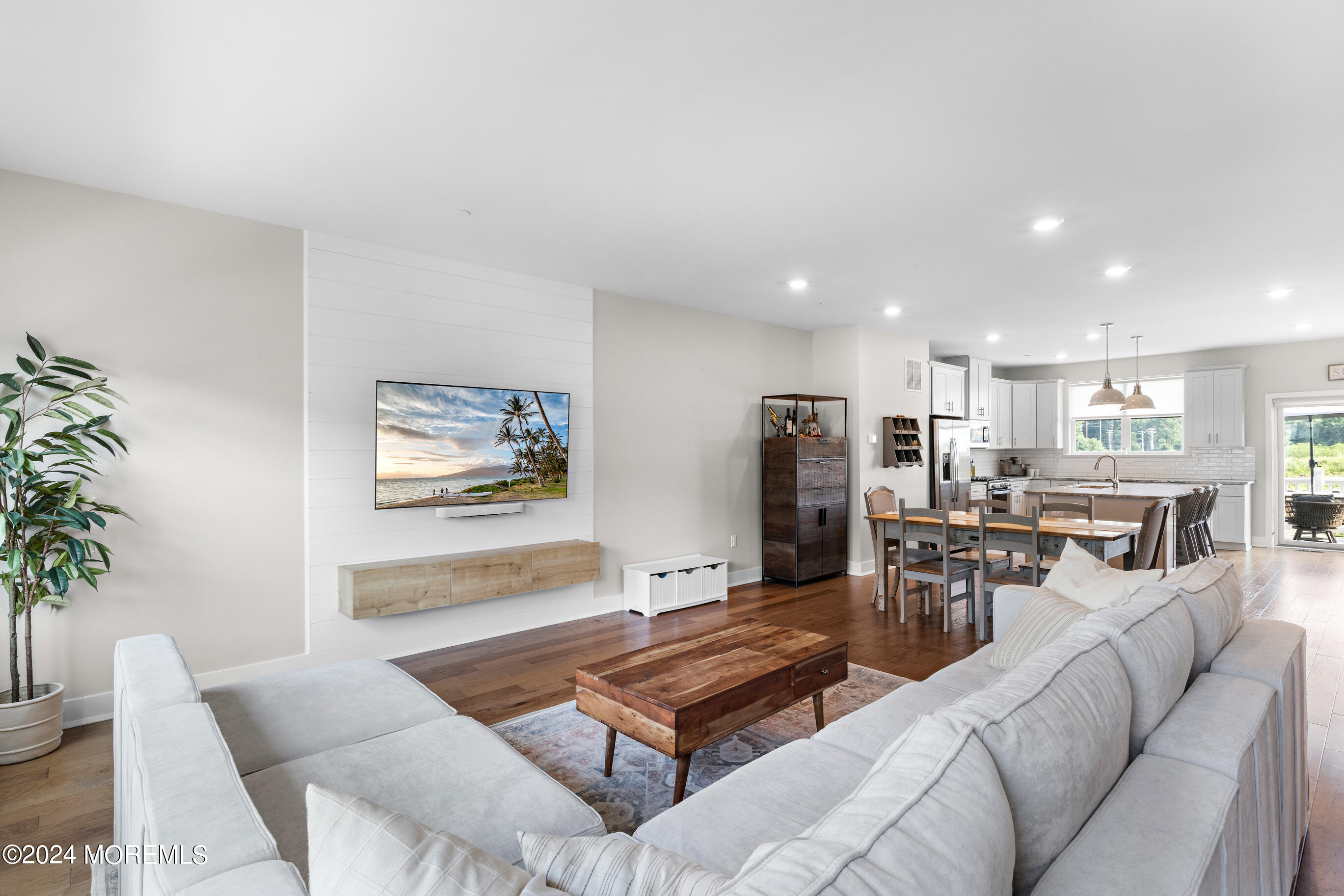 42 Kelly Way