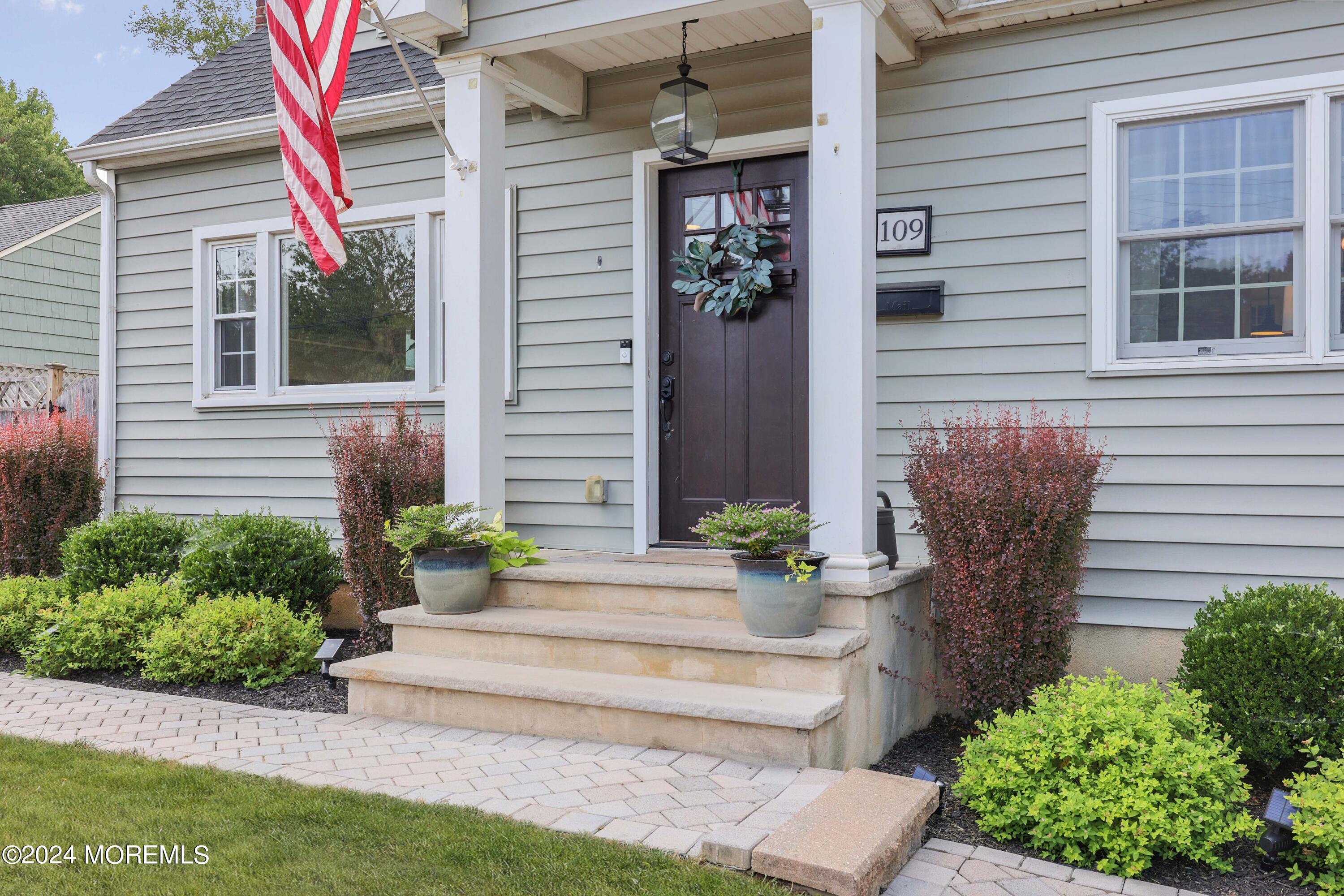 109 Robinson Place
