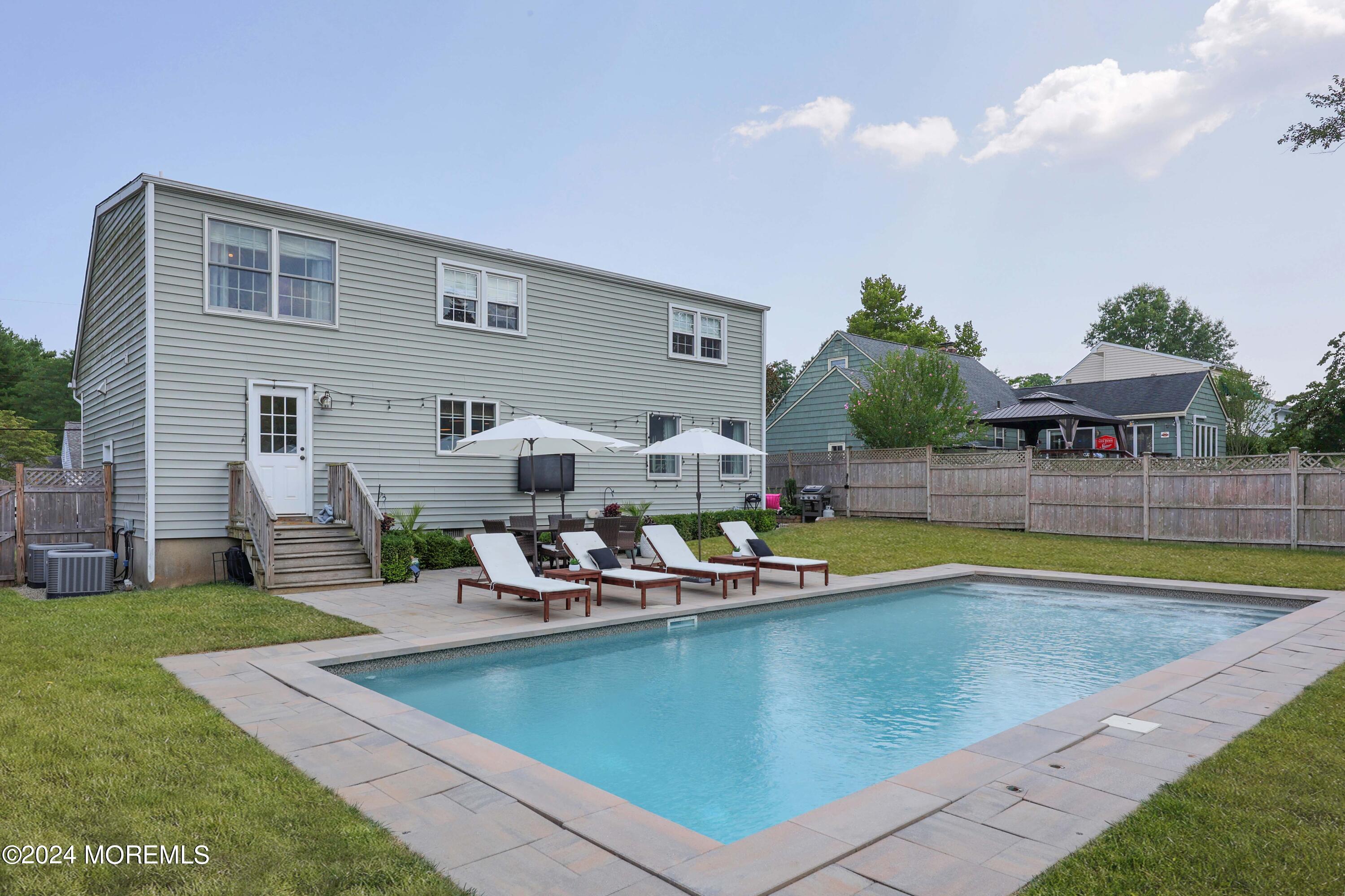 109 Robinson Place