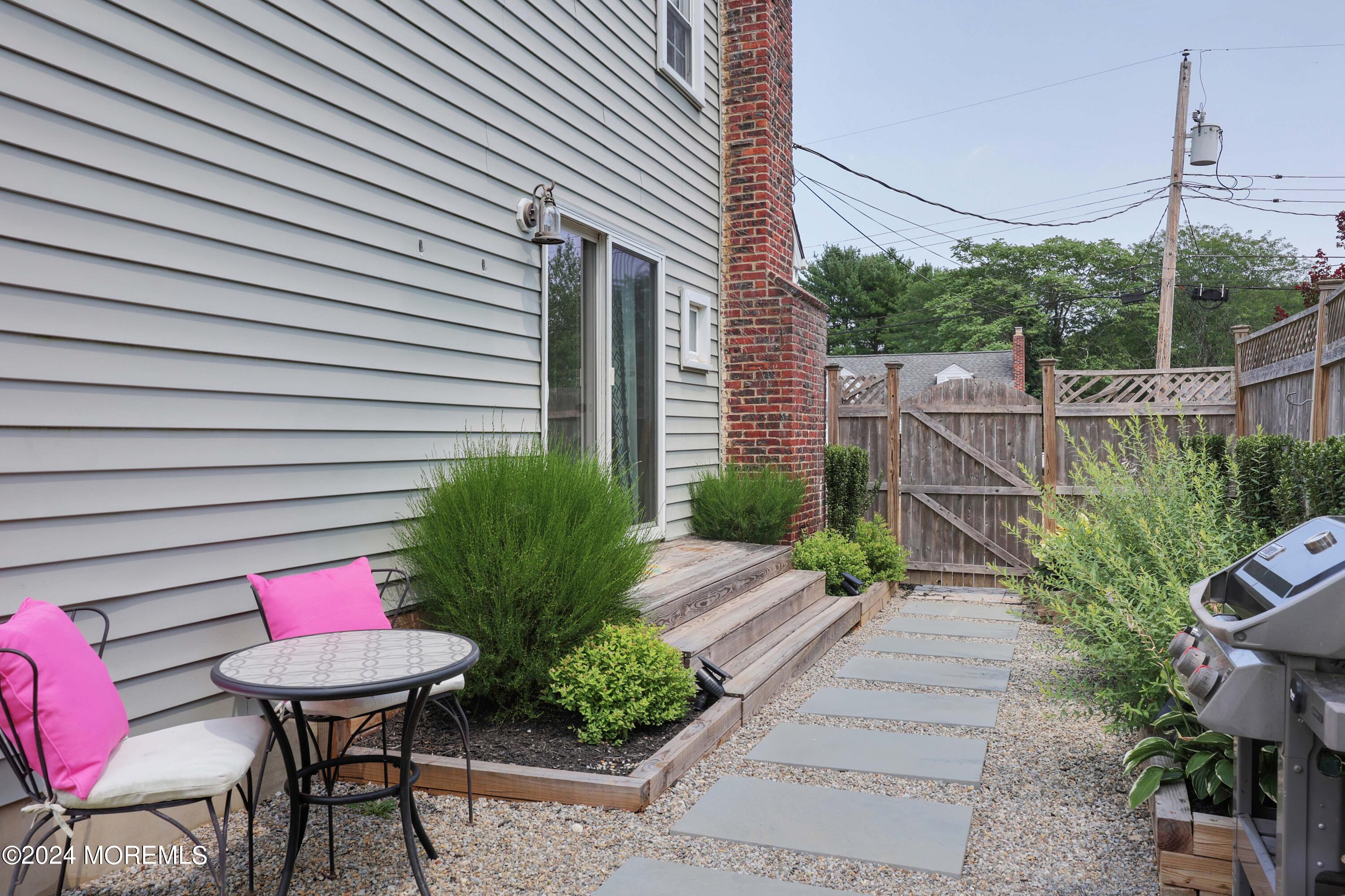 109 Robinson Place