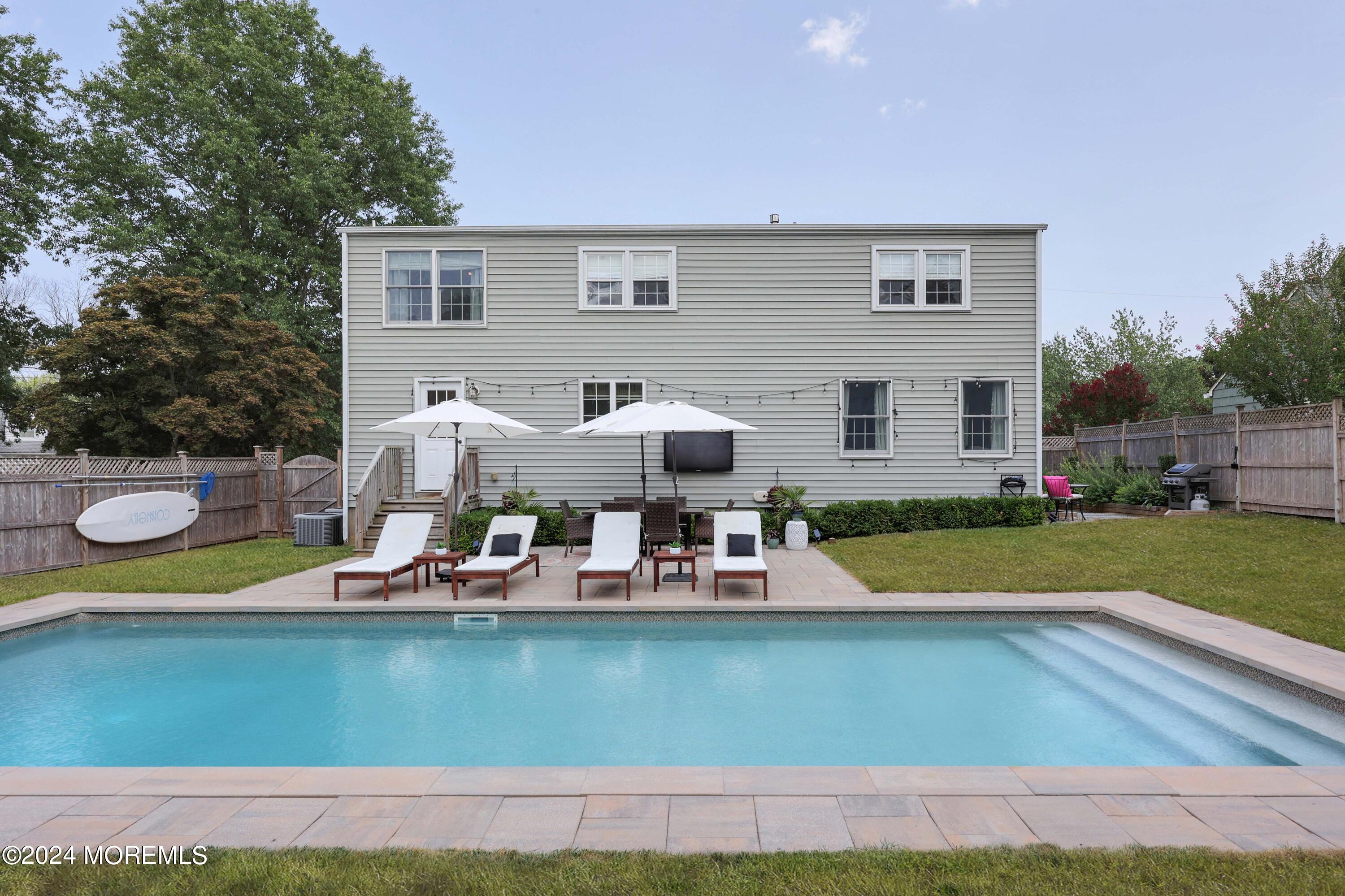 109 Robinson Place